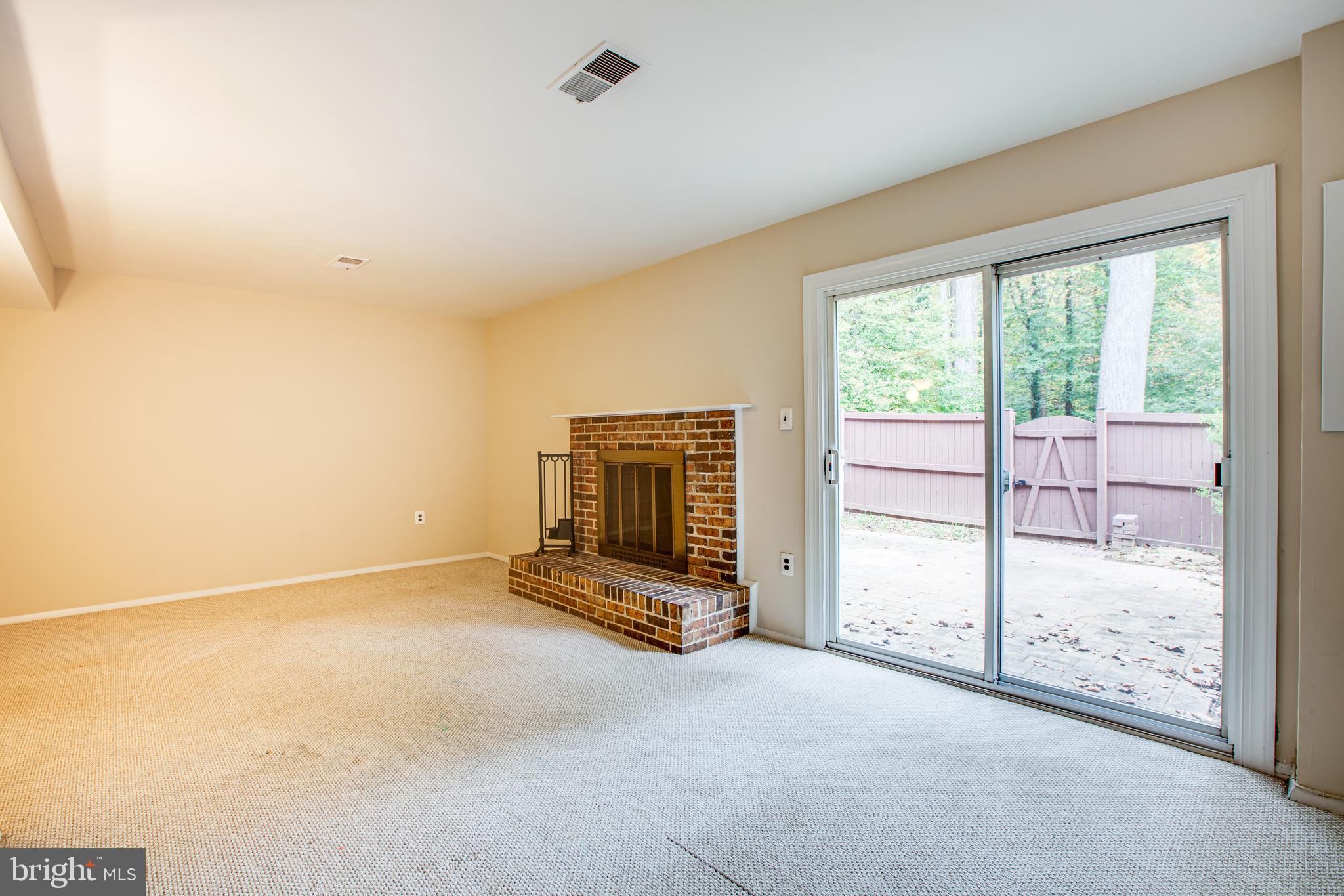 LINDEN SQUARE - Residential