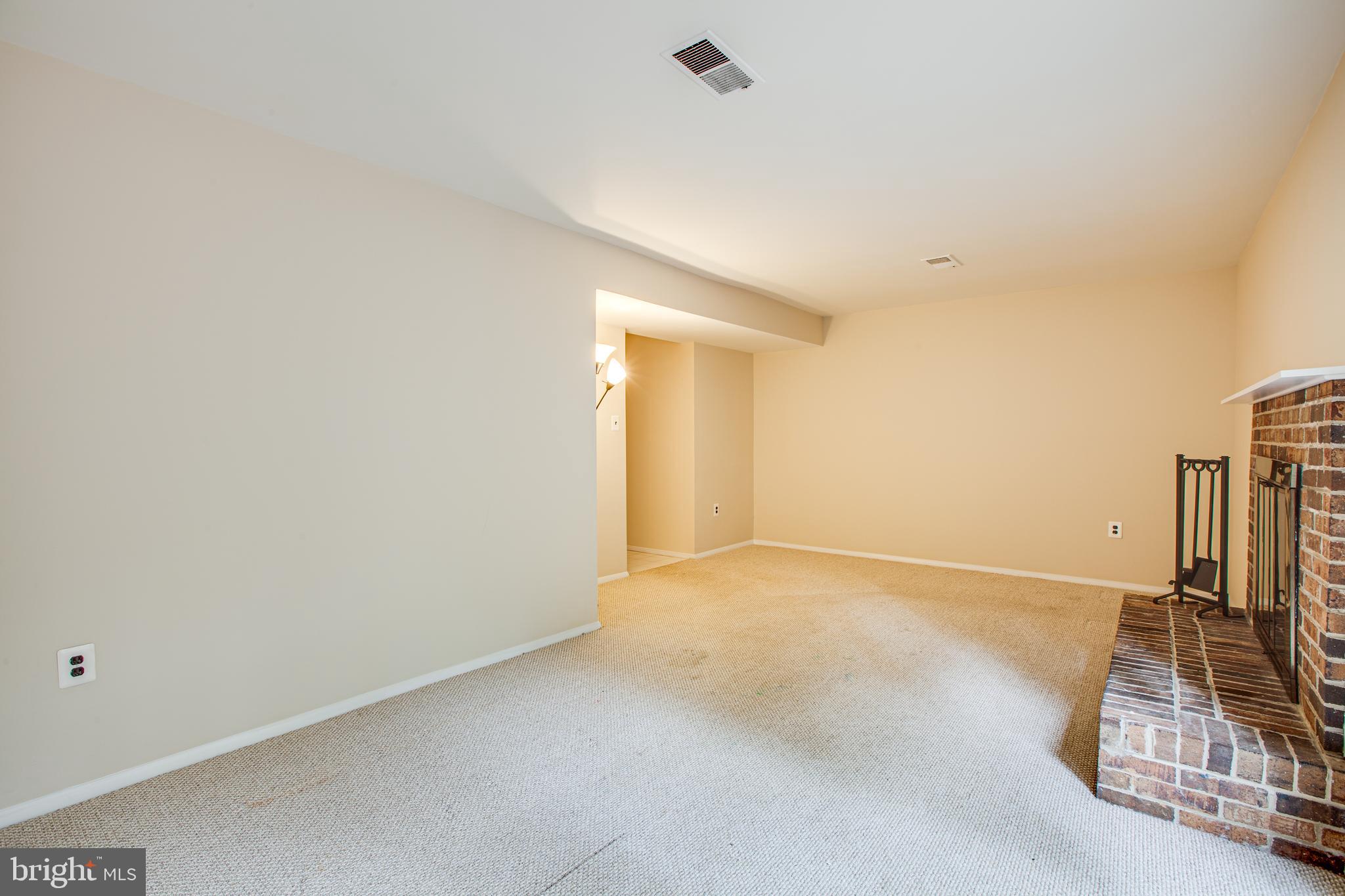 LINDEN SQUARE - Residential