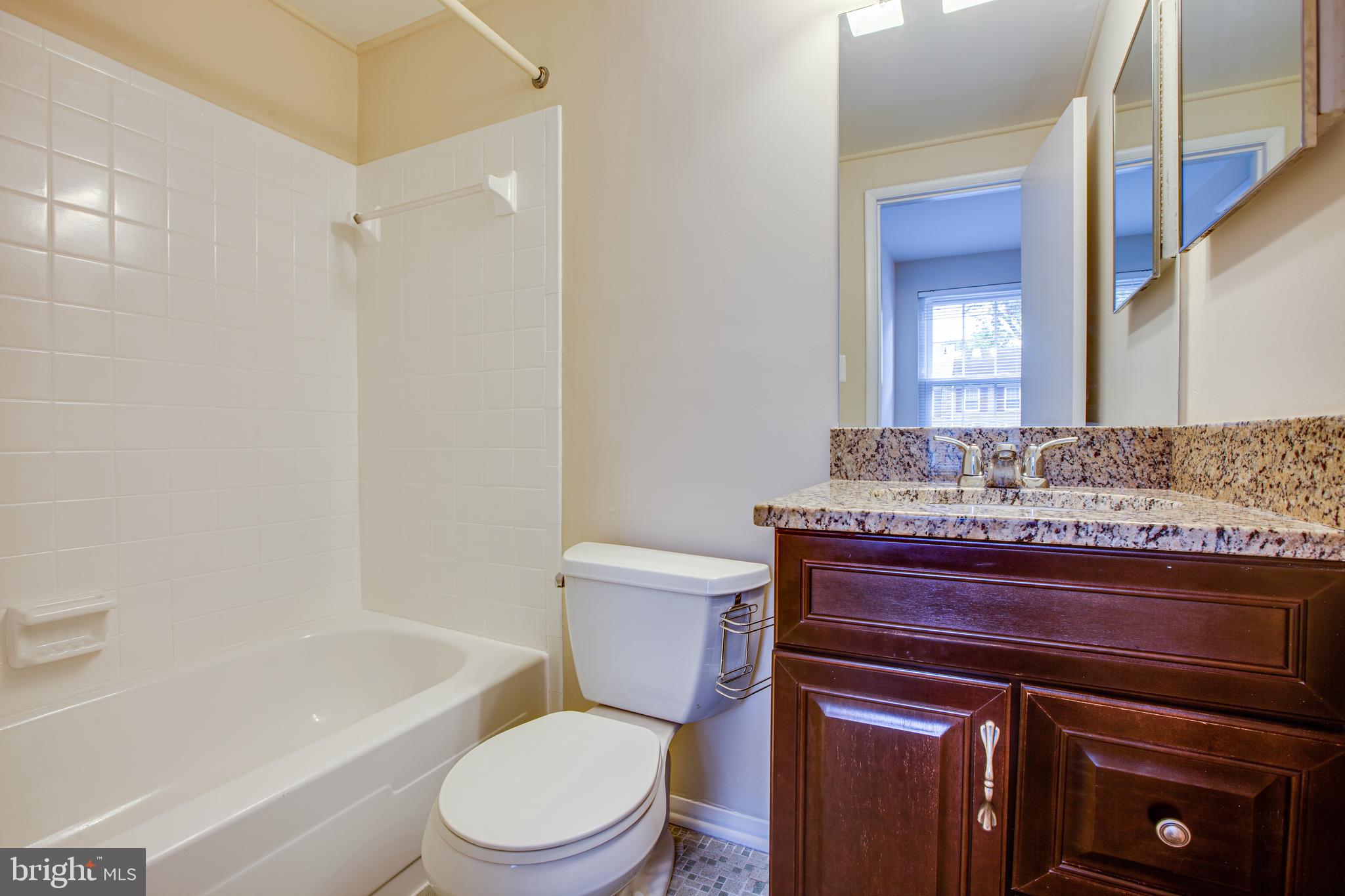 LINDEN SQUARE - Residential