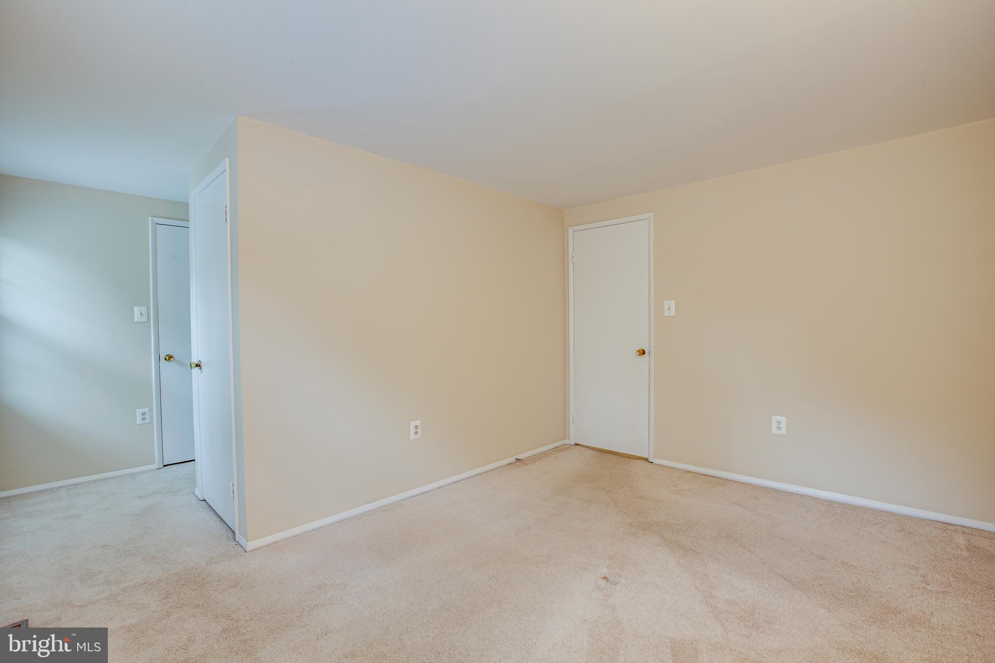 LINDEN SQUARE - Residential