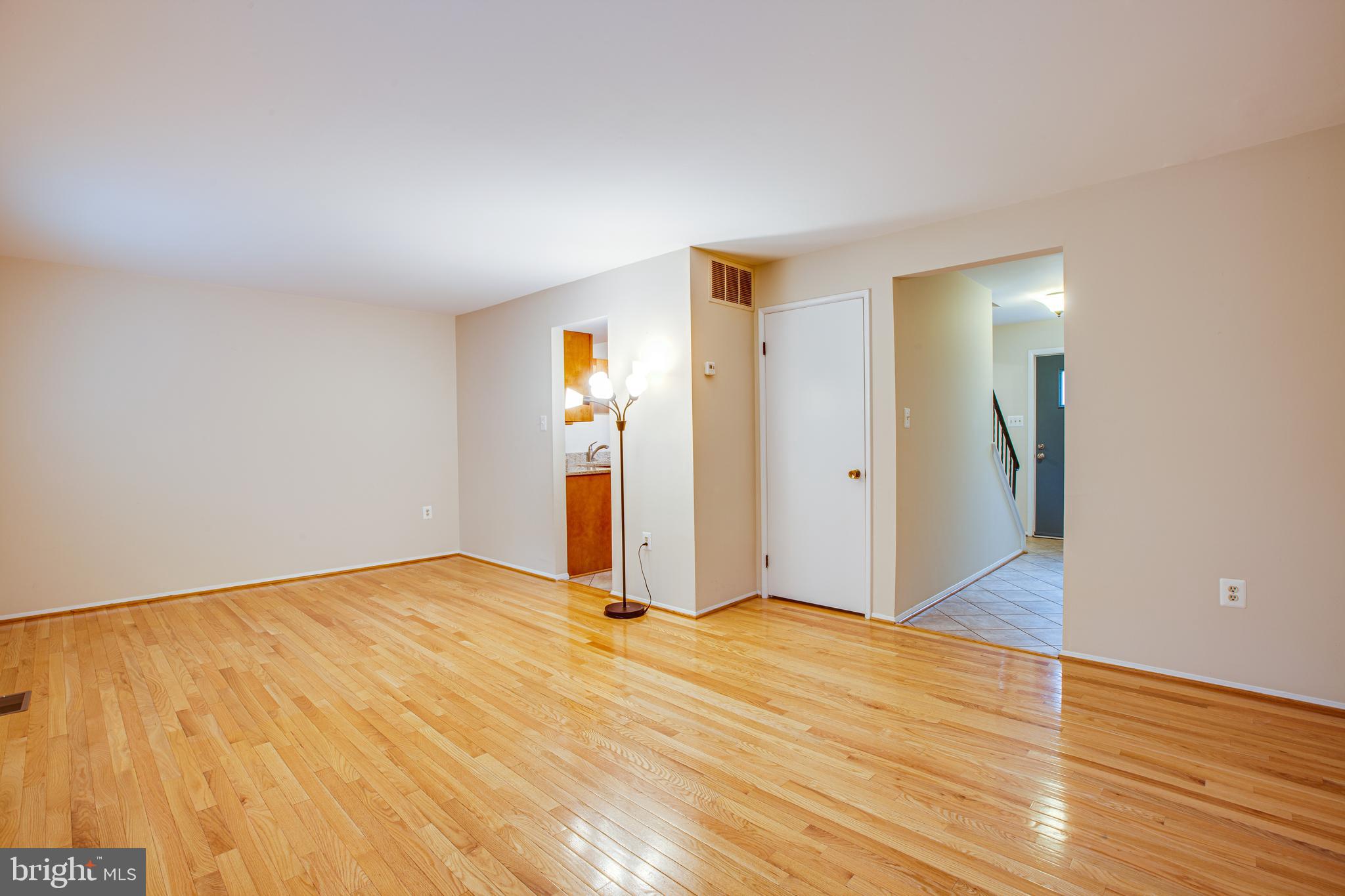 LINDEN SQUARE - Residential