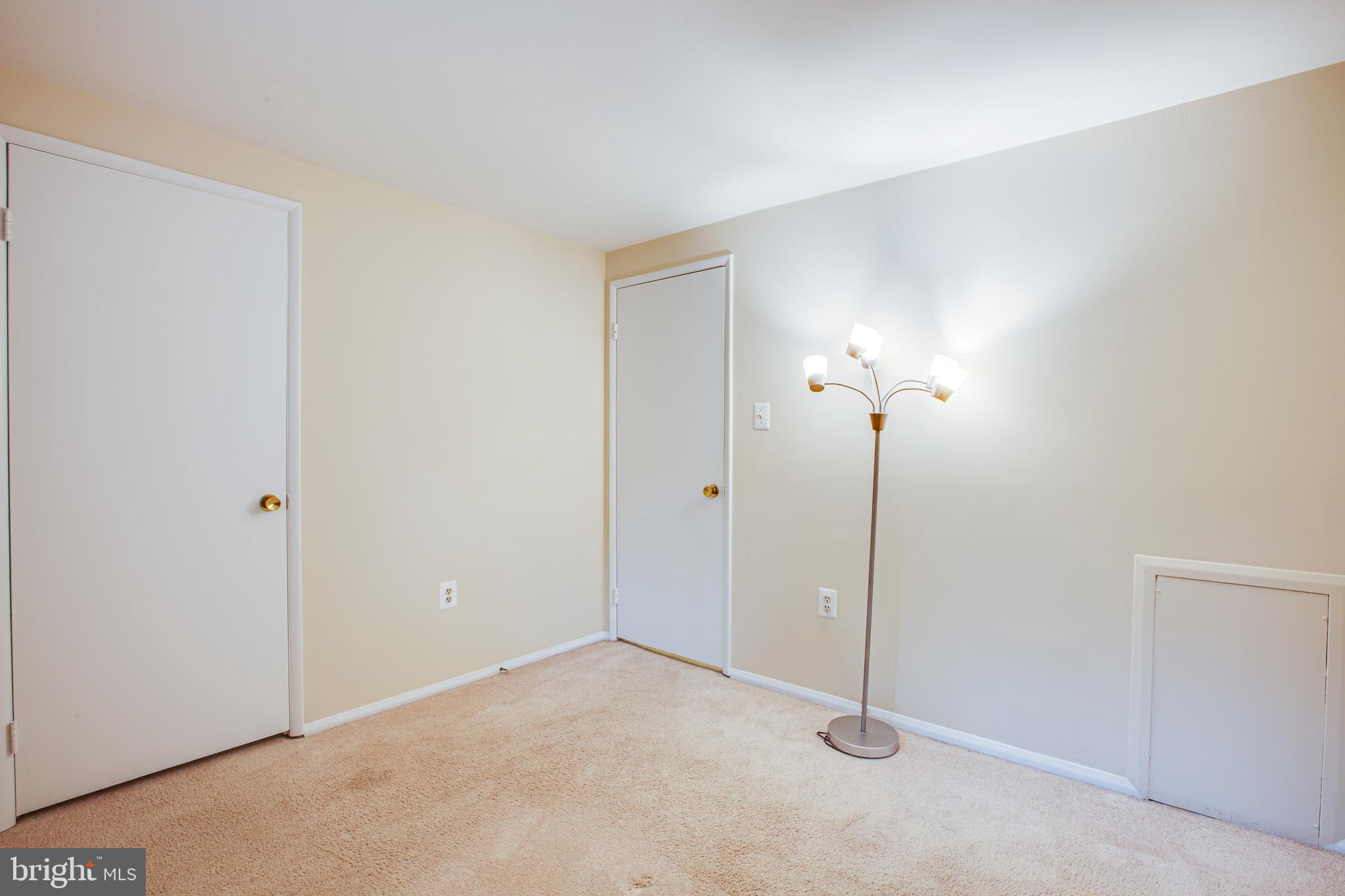 LINDEN SQUARE - Residential