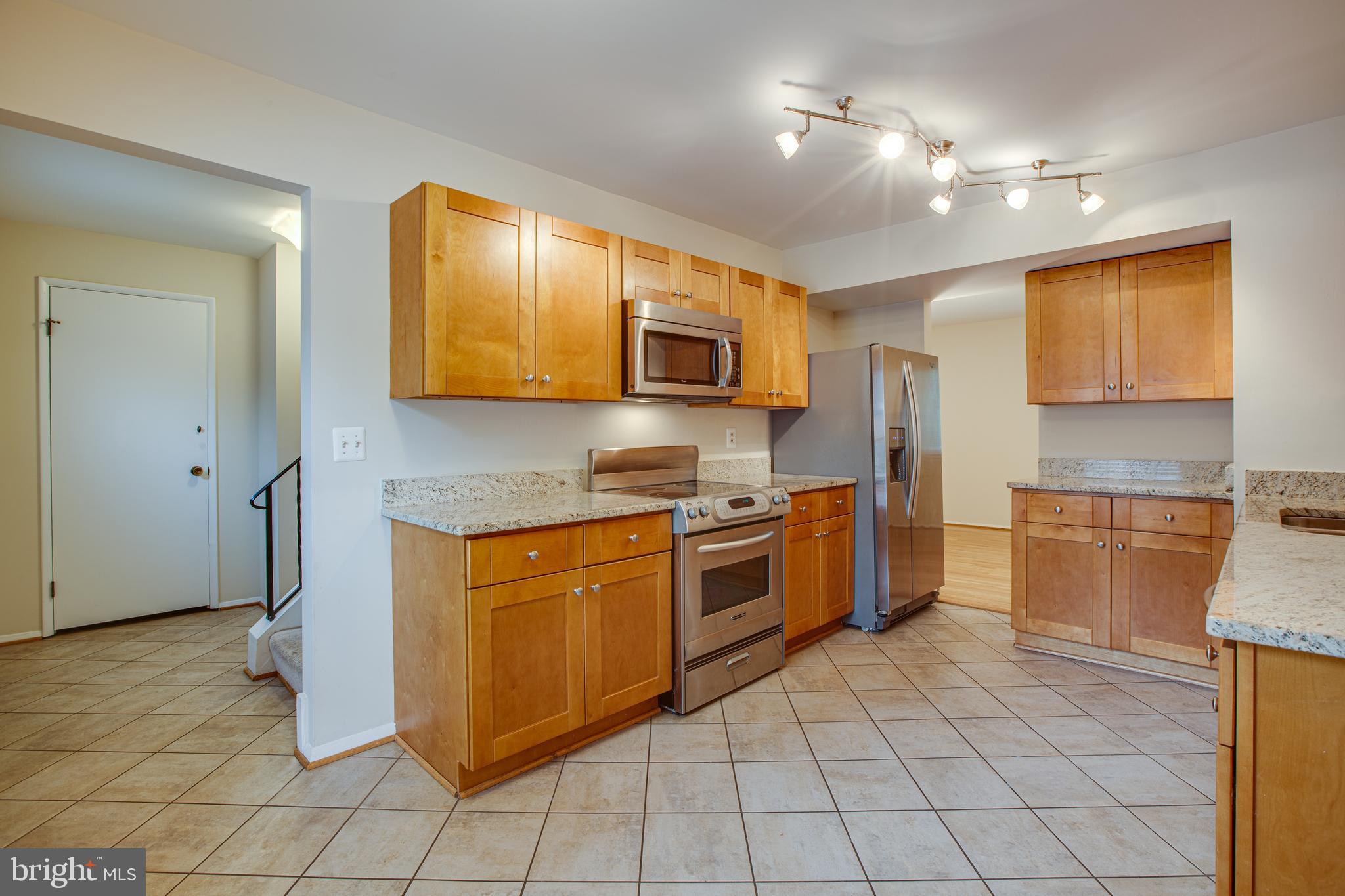 LINDEN SQUARE - Residential