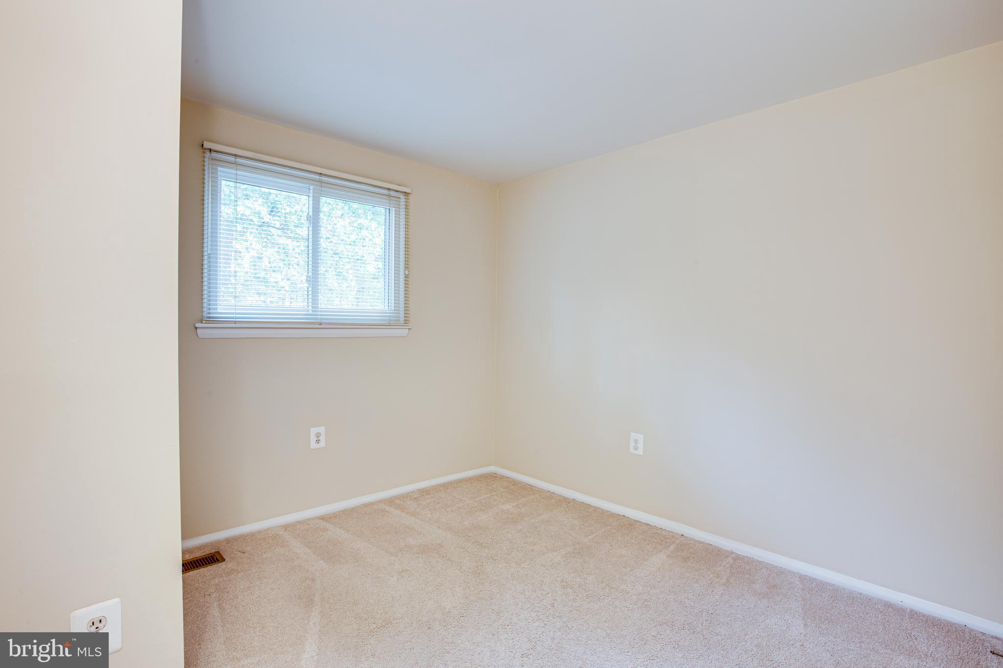 LINDEN SQUARE - Residential