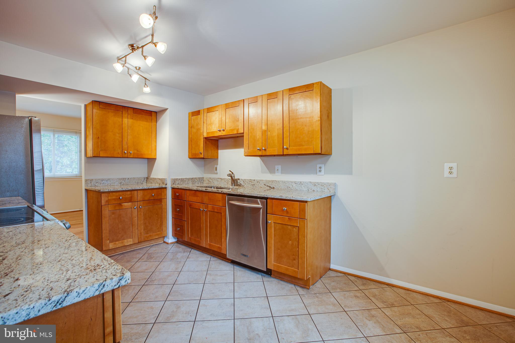 LINDEN SQUARE - Residential