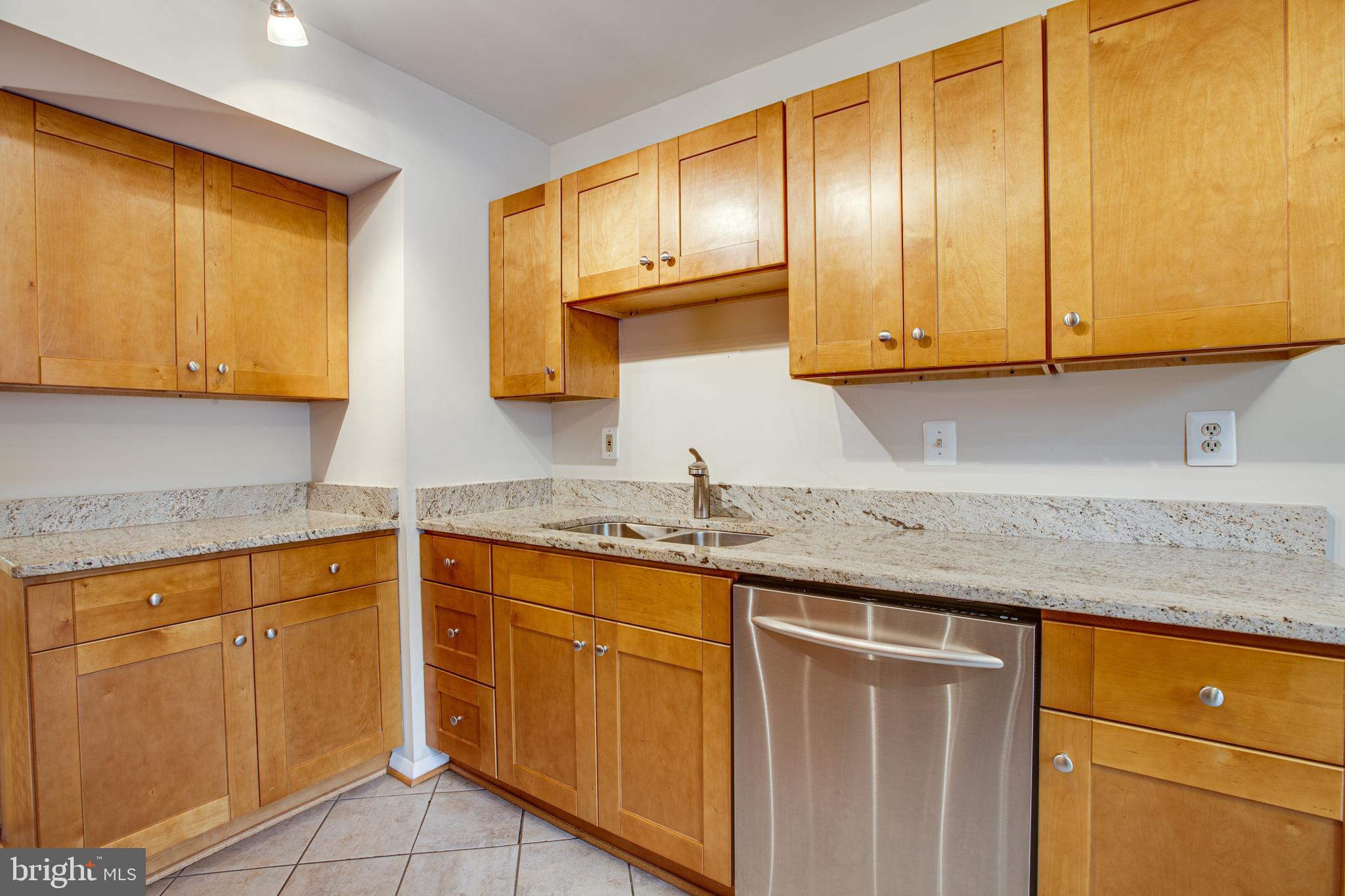 LINDEN SQUARE - Residential