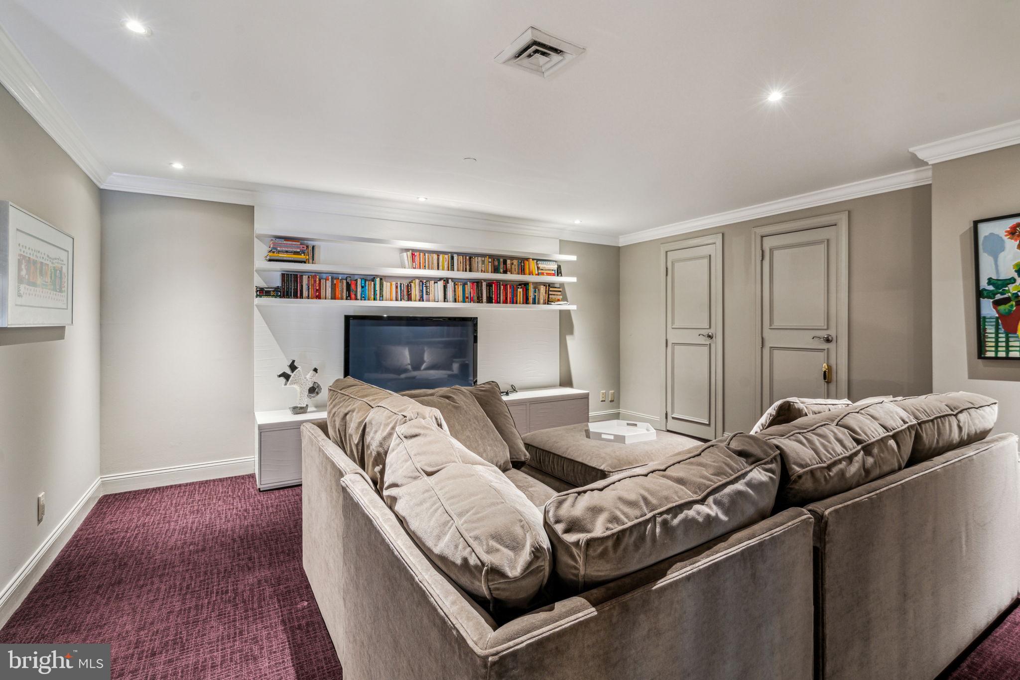 SOCIETY HILL - Residential