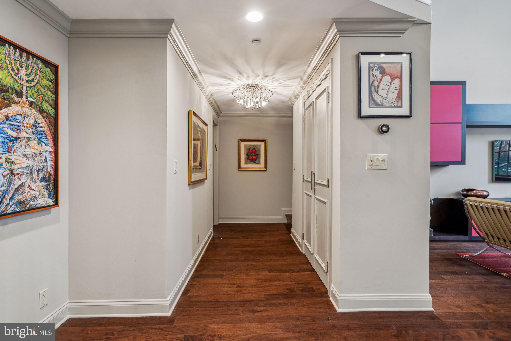 SOCIETY HILL - Residential