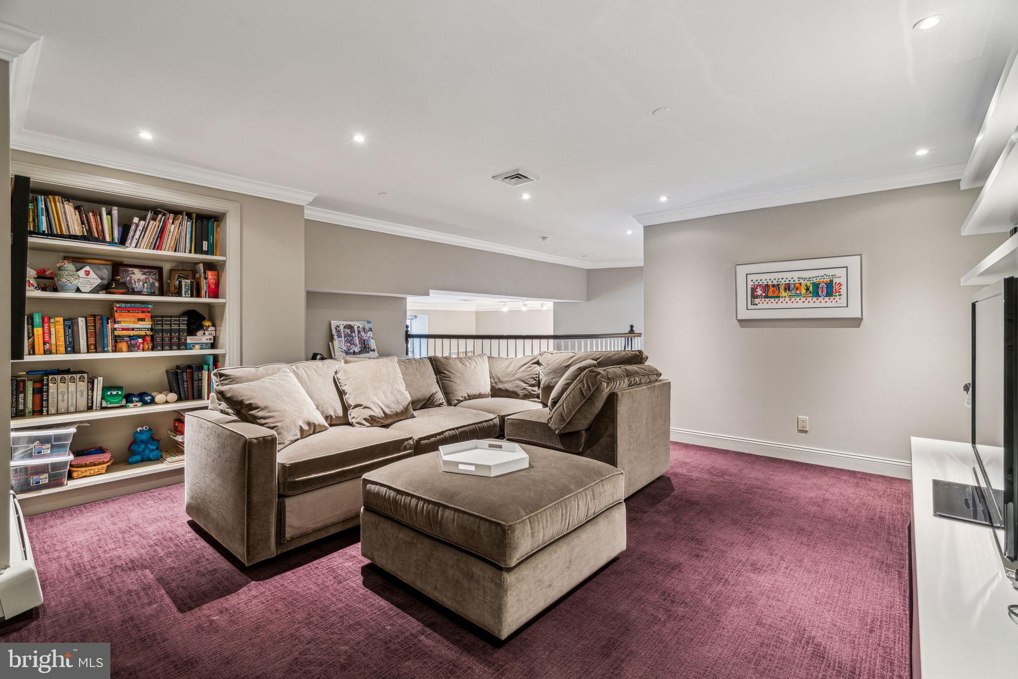 SOCIETY HILL - Residential