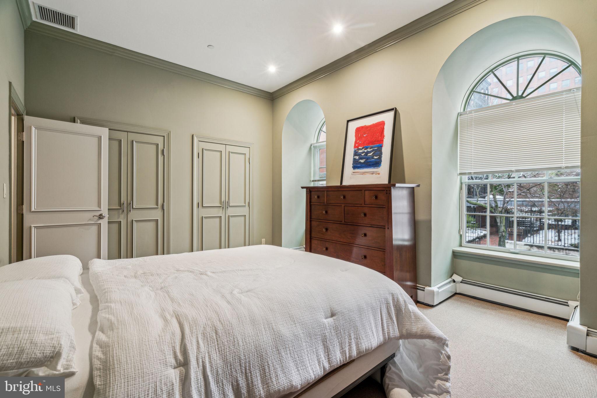 SOCIETY HILL - Residential