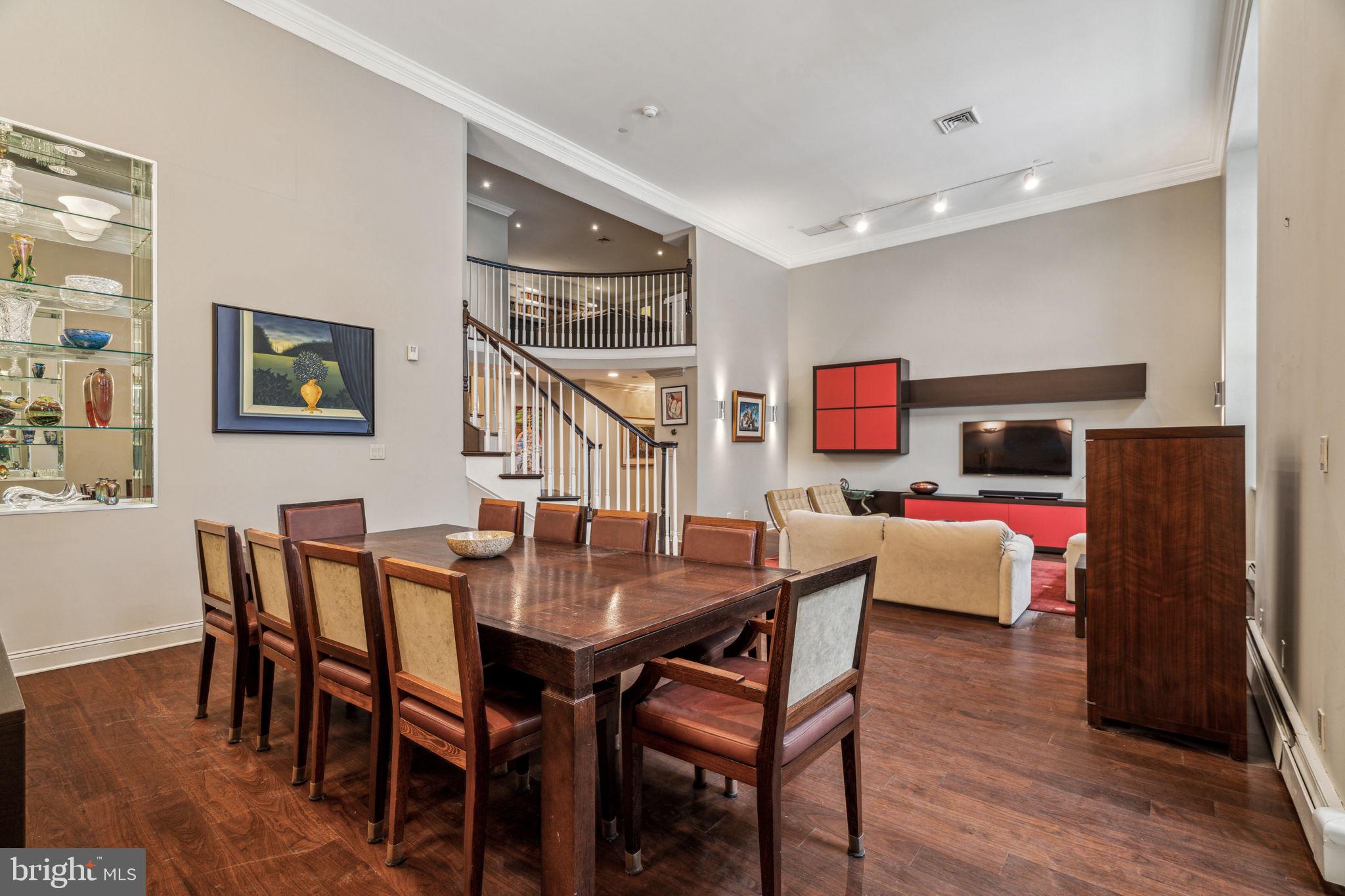 SOCIETY HILL - Residential
