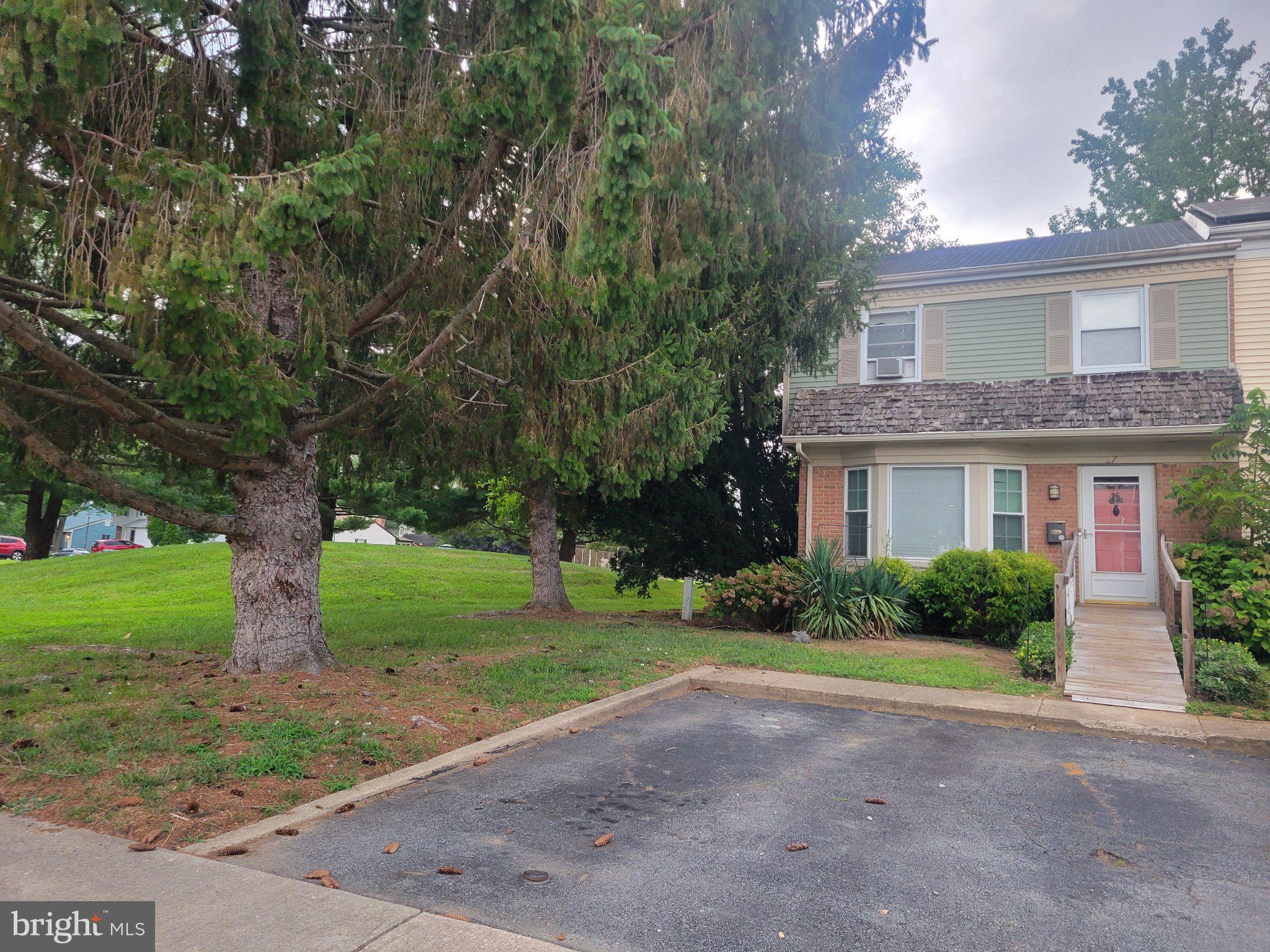 27 HERITAGE DRIVE