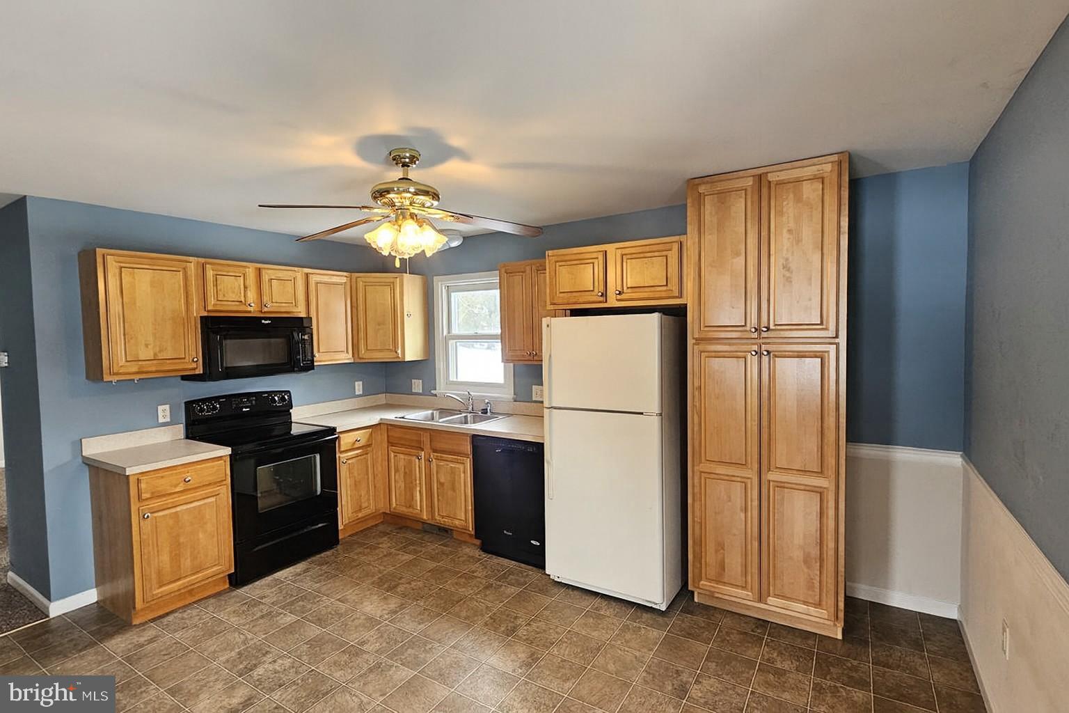 725 LAUREL VIEW DRIVE