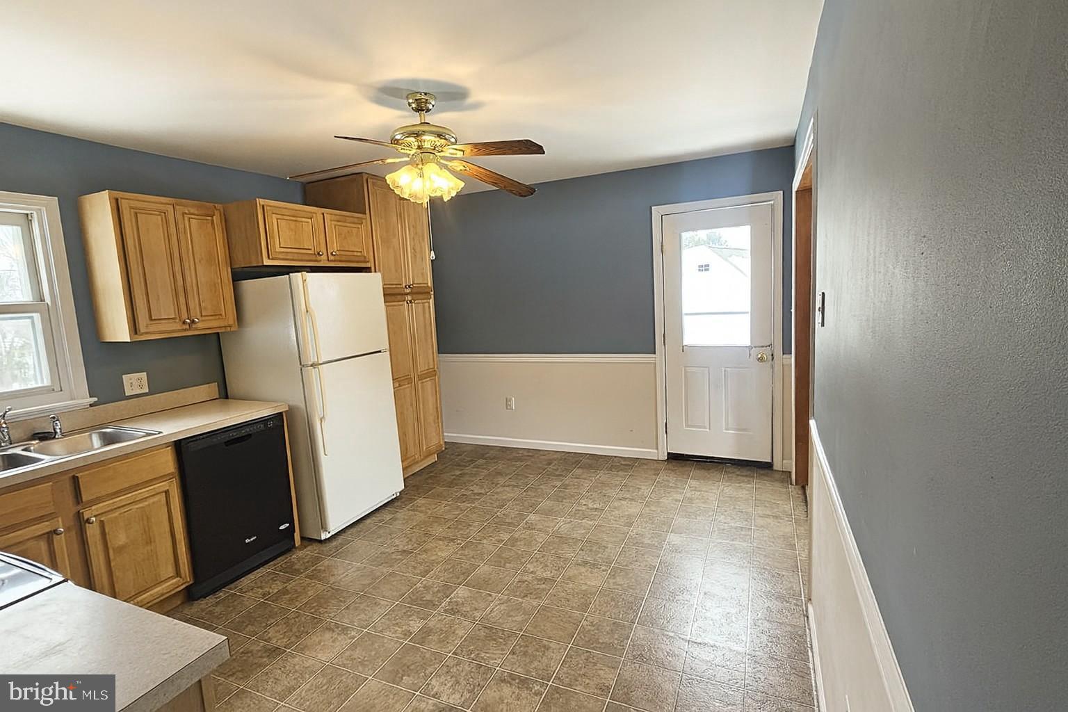 725 LAUREL VIEW DRIVE