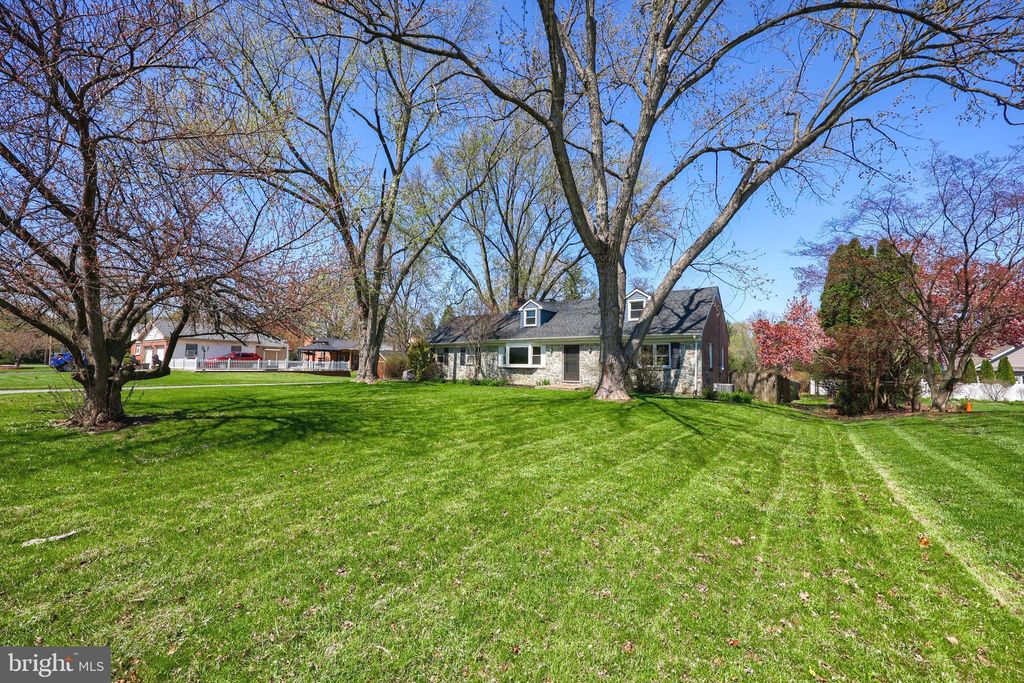 Photo of 2033 Robindale Avenue, LANCASTER, PA 17601 (MLS # PALA2067146)