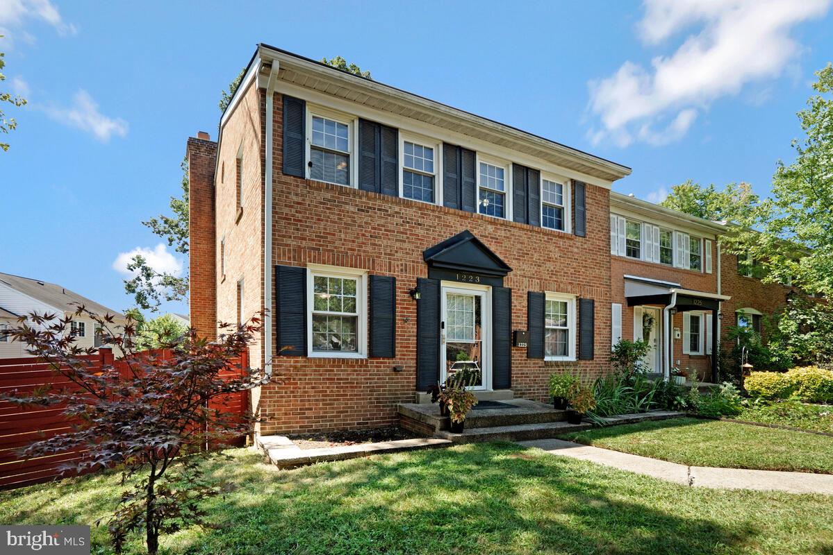 1223 FOX RUN PLACE