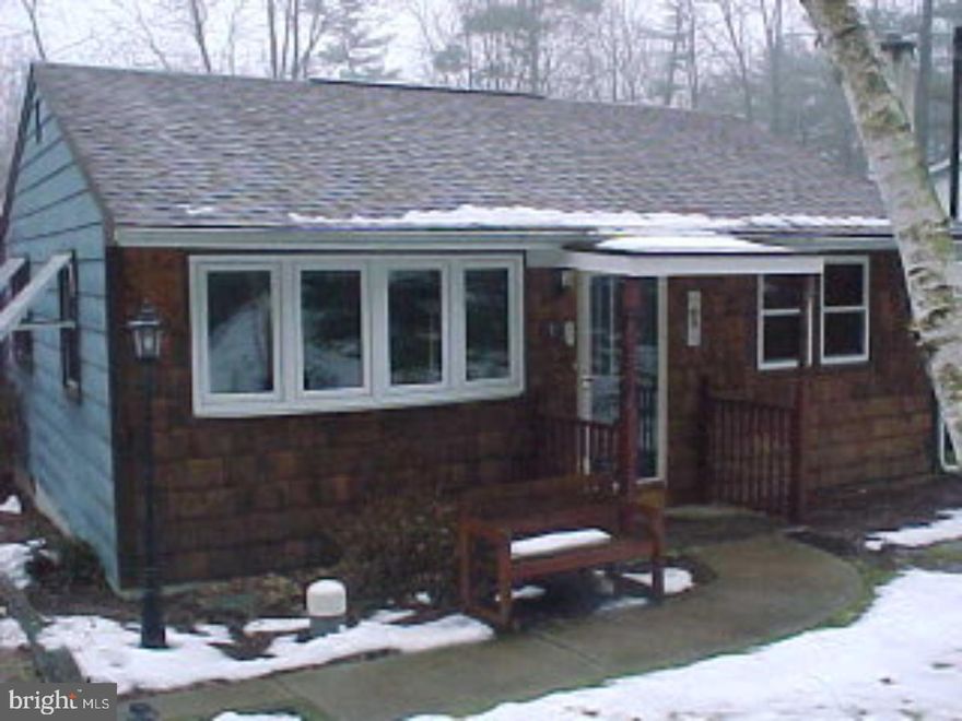 NICE LAKE FRONT SINGLE ON THE SOUTH SIDE OF SWATARA LAKE. GREAT LOCATION FOR FULL TIME LIVING OR YOUR VACATION GET AWAY. PRICED FOR QUICK SALE.   Mailing Address Continued: PINE GROVE Amp: 100