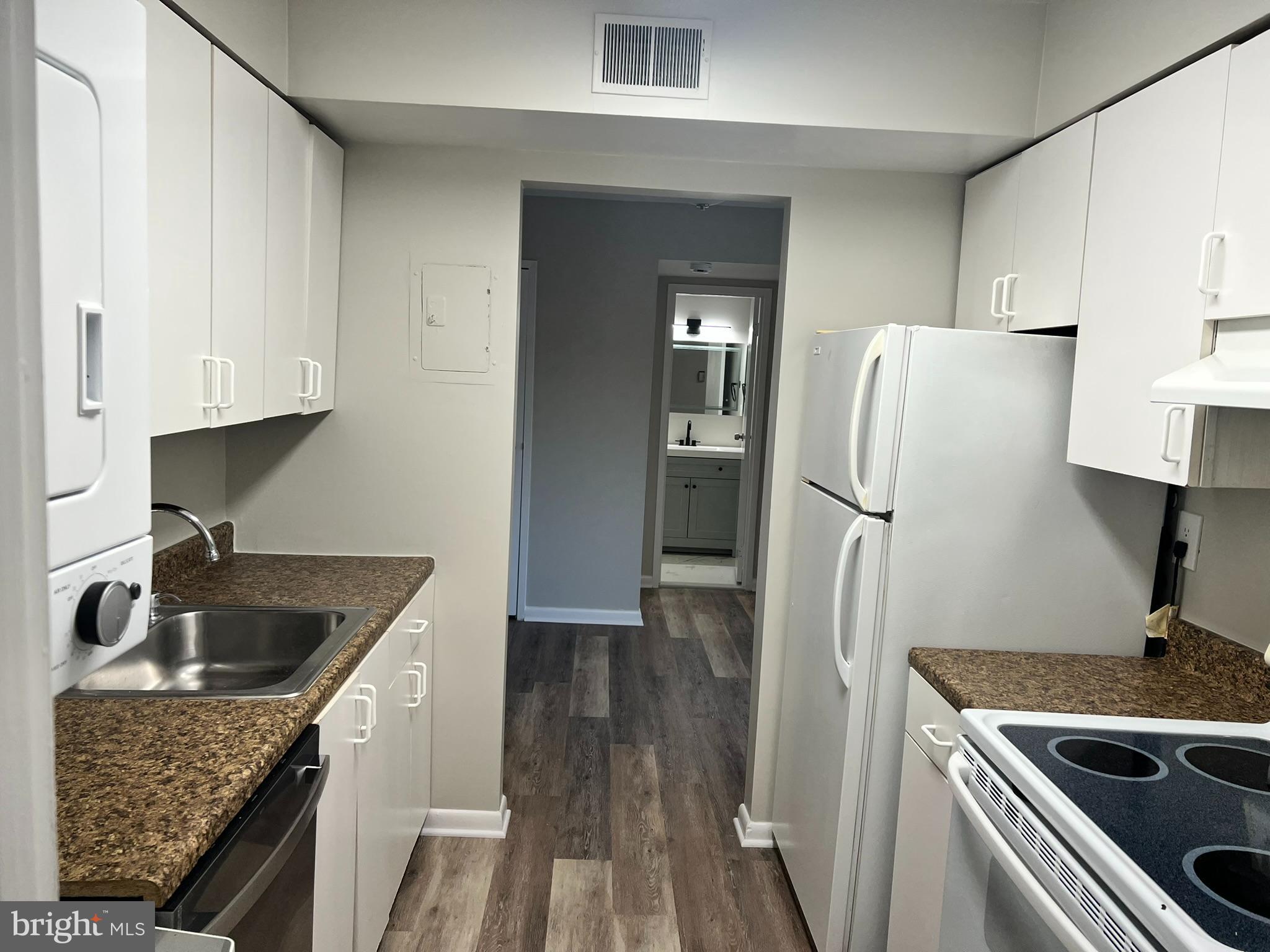 HUNTING RIDGE CONDOMINIUM - Residential Lease