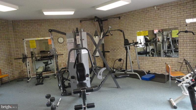 HUNTING RIDGE CONDOMINIUM - Residential Lease