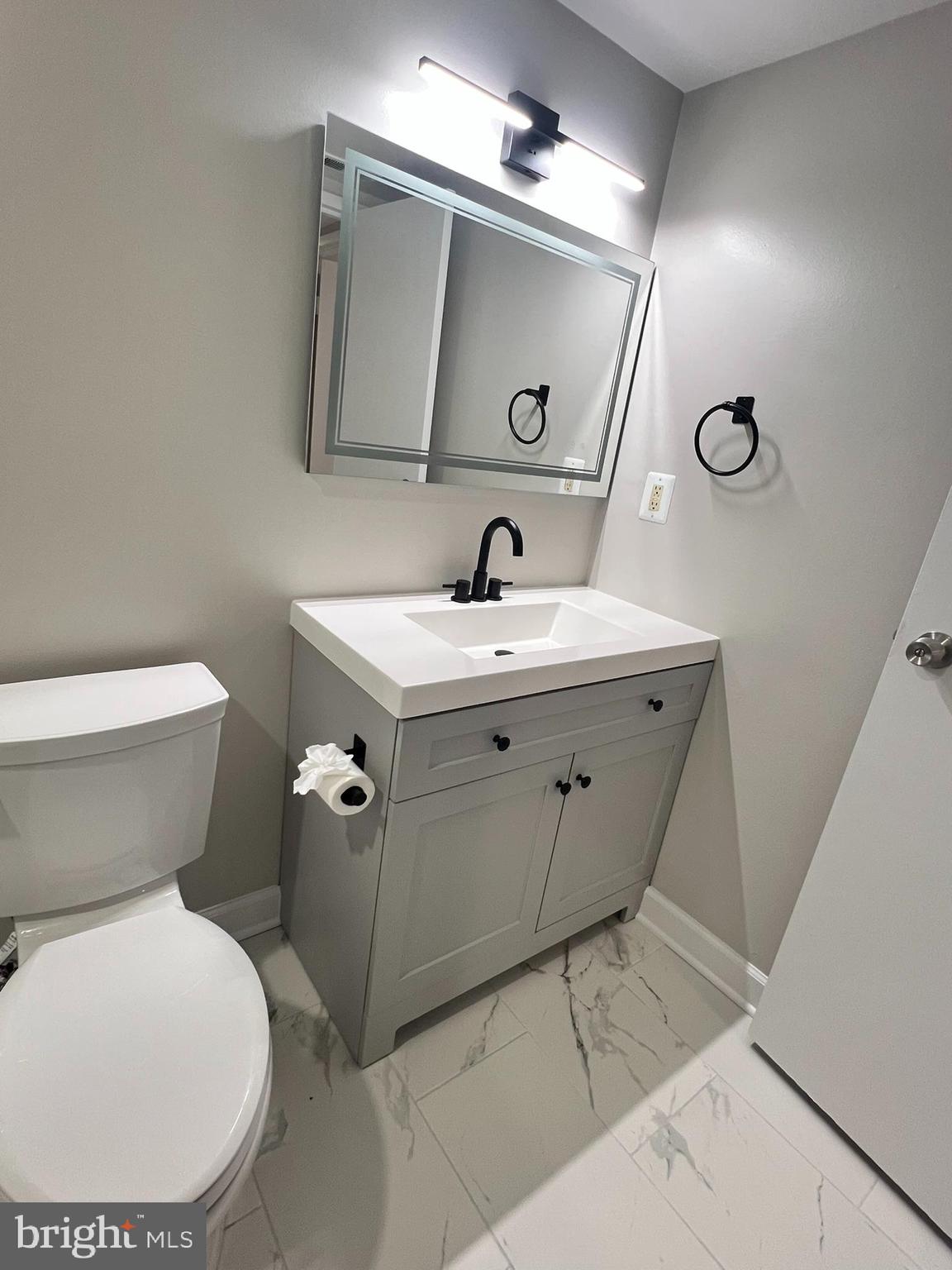 HUNTING RIDGE CONDOMINIUM - Residential Lease