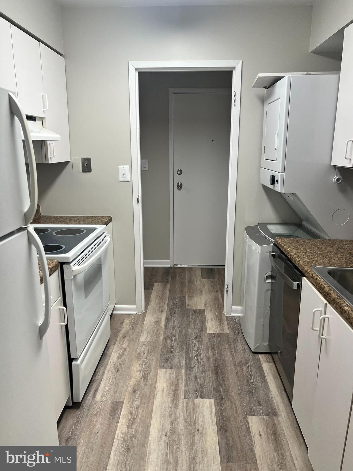 HUNTING RIDGE CONDOMINIUM - Residential Lease