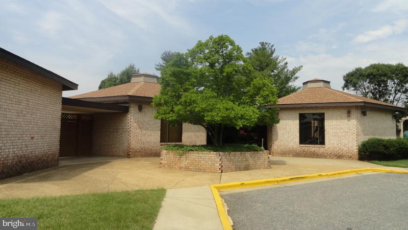 HUNTING RIDGE CONDOMINIUM - Residential Lease