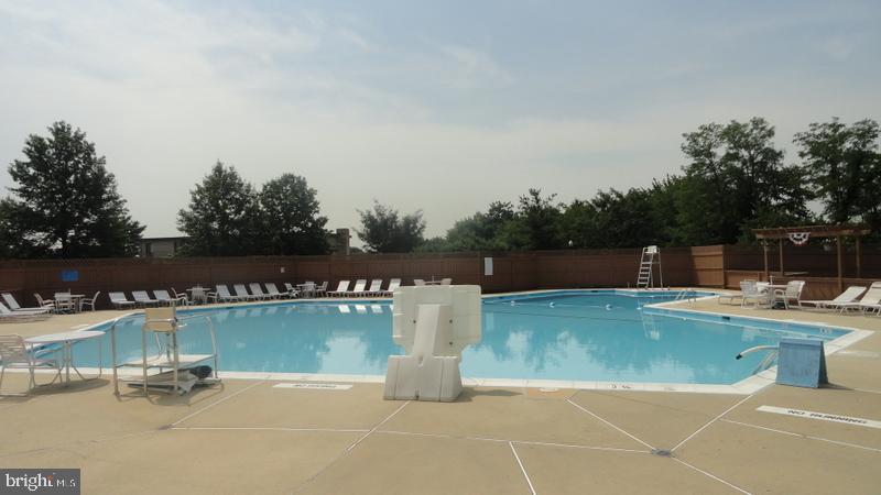 HUNTING RIDGE CONDOMINIUM - Residential Lease