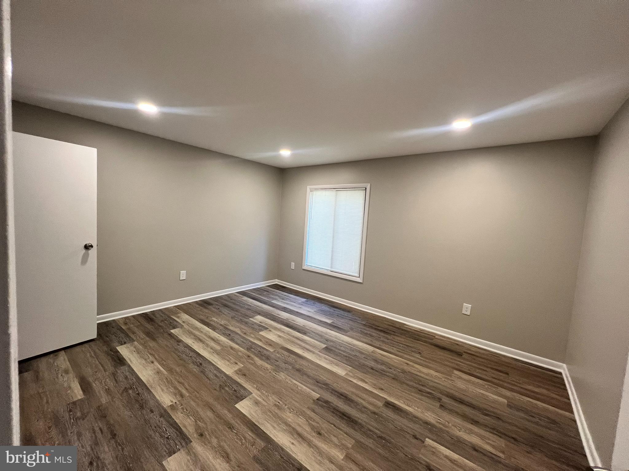 HUNTING RIDGE CONDOMINIUM - Residential Lease