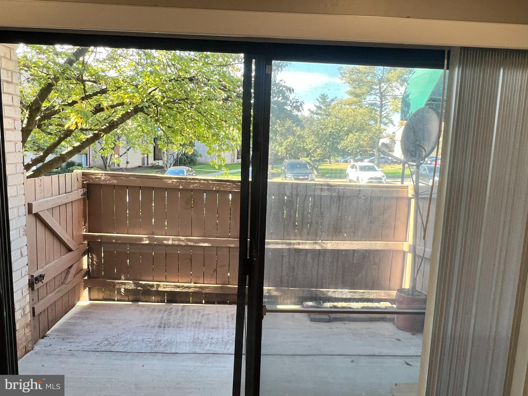 HUNTING RIDGE CONDOMINIUM - Residential Lease