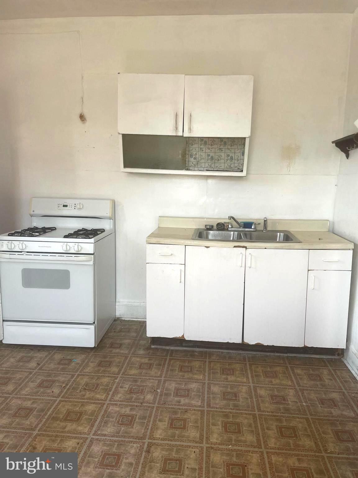 EAST BALTIMORE MIDWAY - Residential