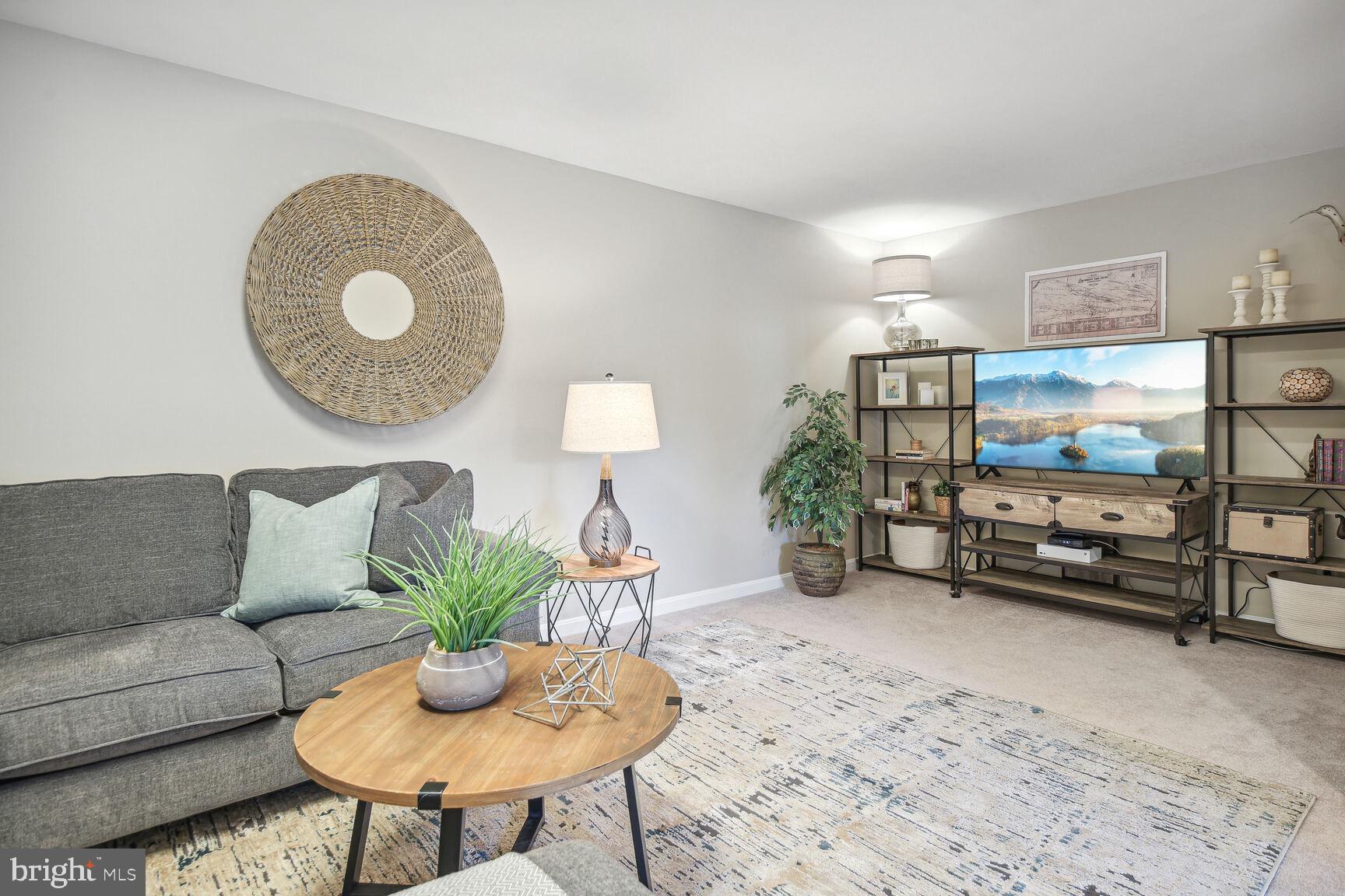 POTOMAC CHASE - Residential