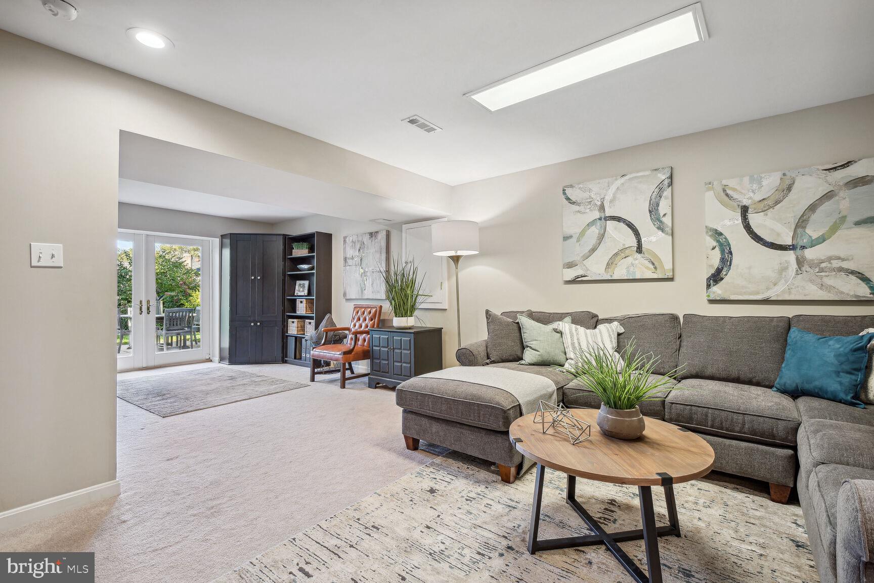 POTOMAC CHASE - Residential