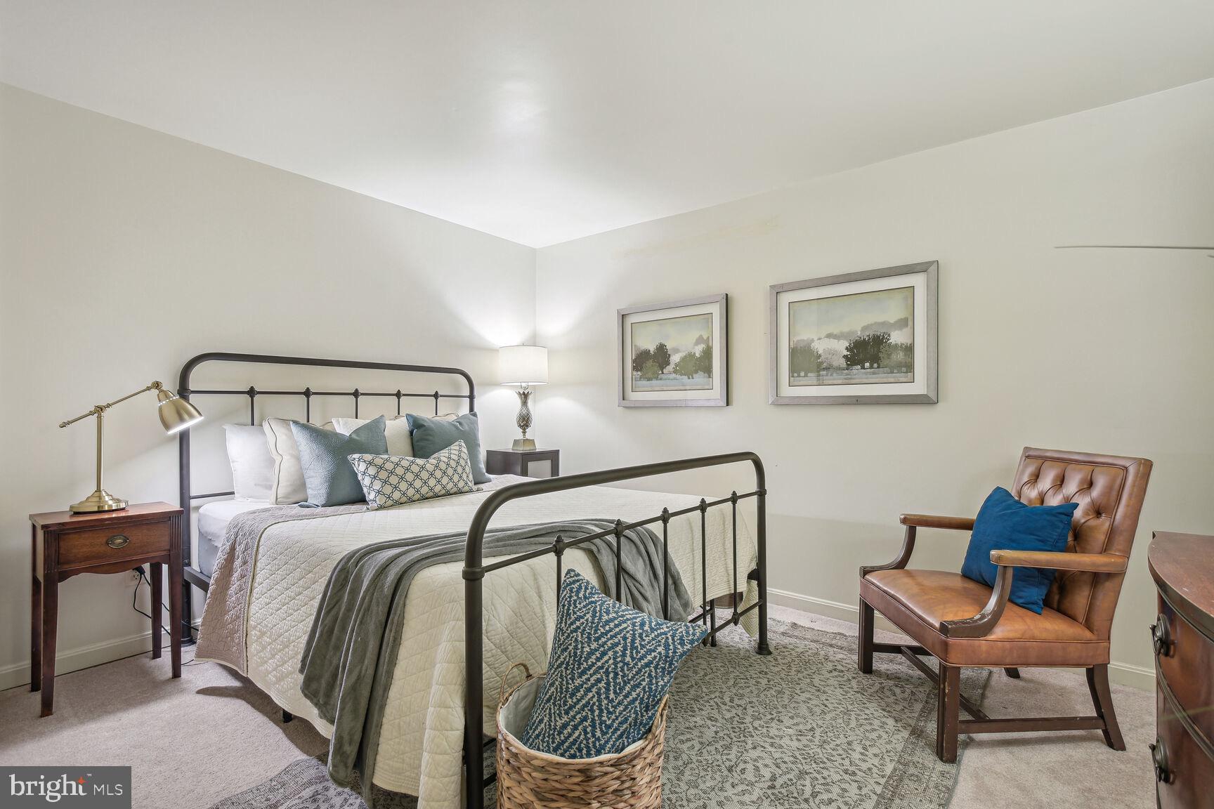 POTOMAC CHASE - Residential