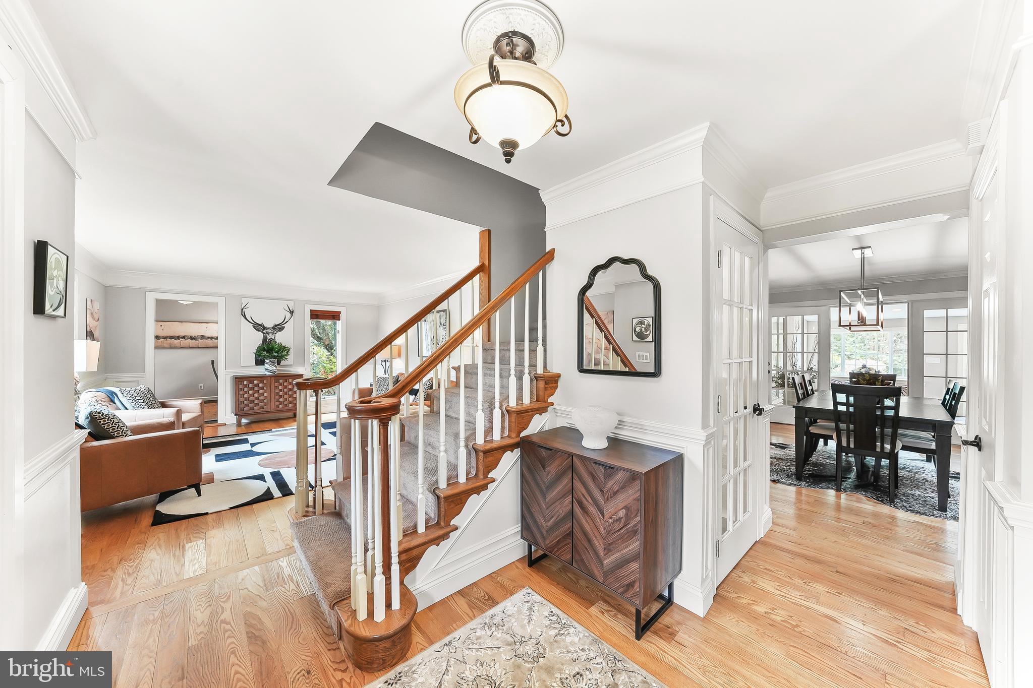 ROUND HILL - Residential