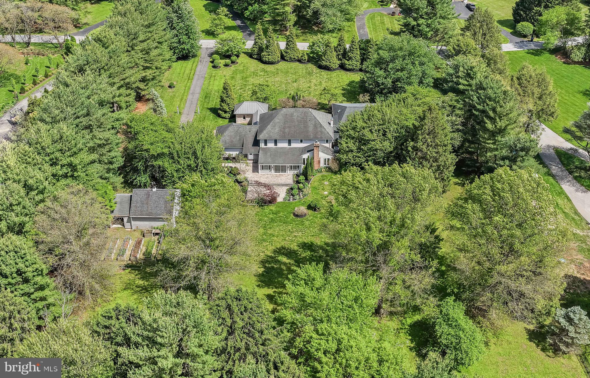 ROUND HILL - Residential