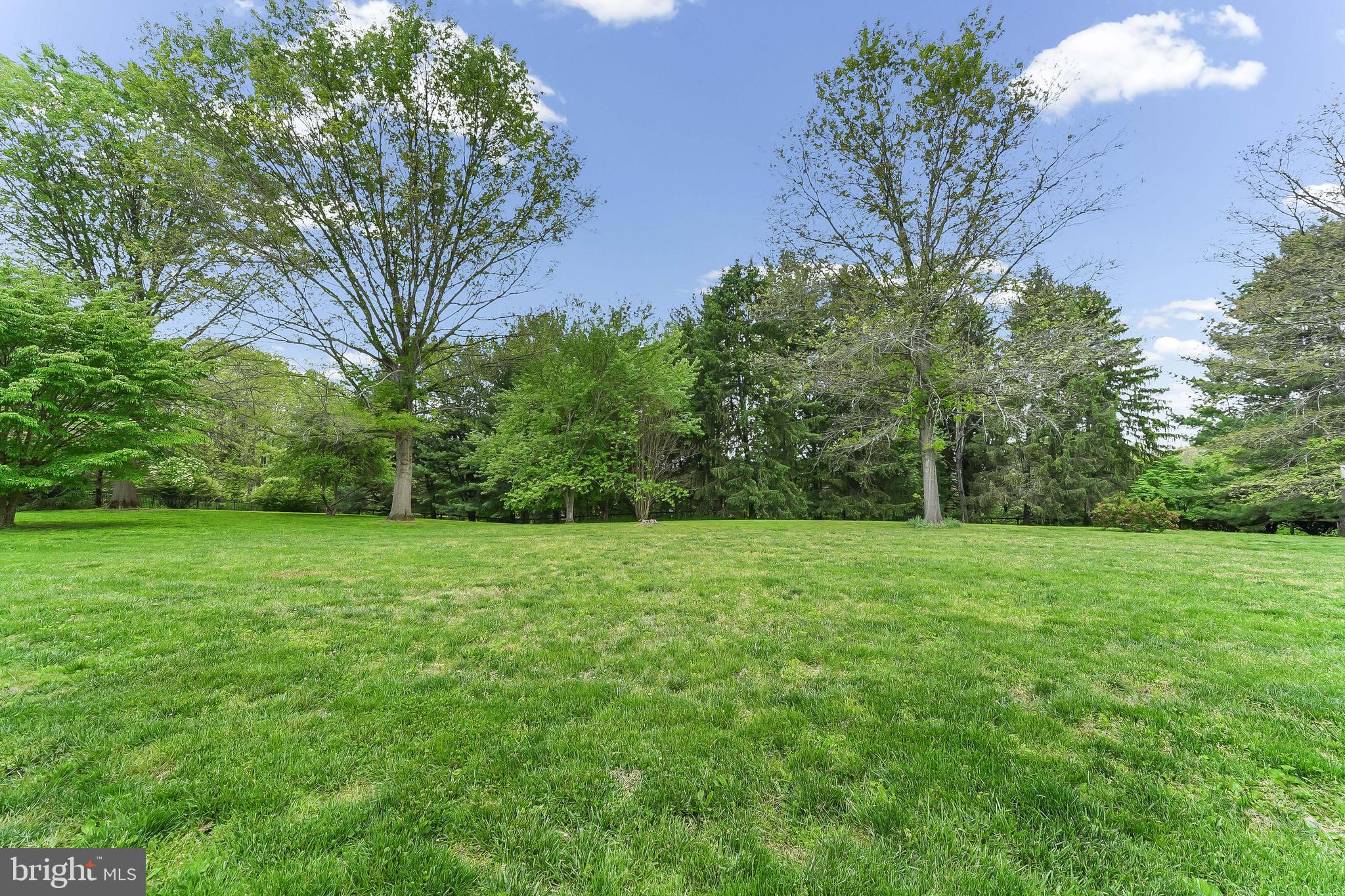 ROUND HILL - Residential