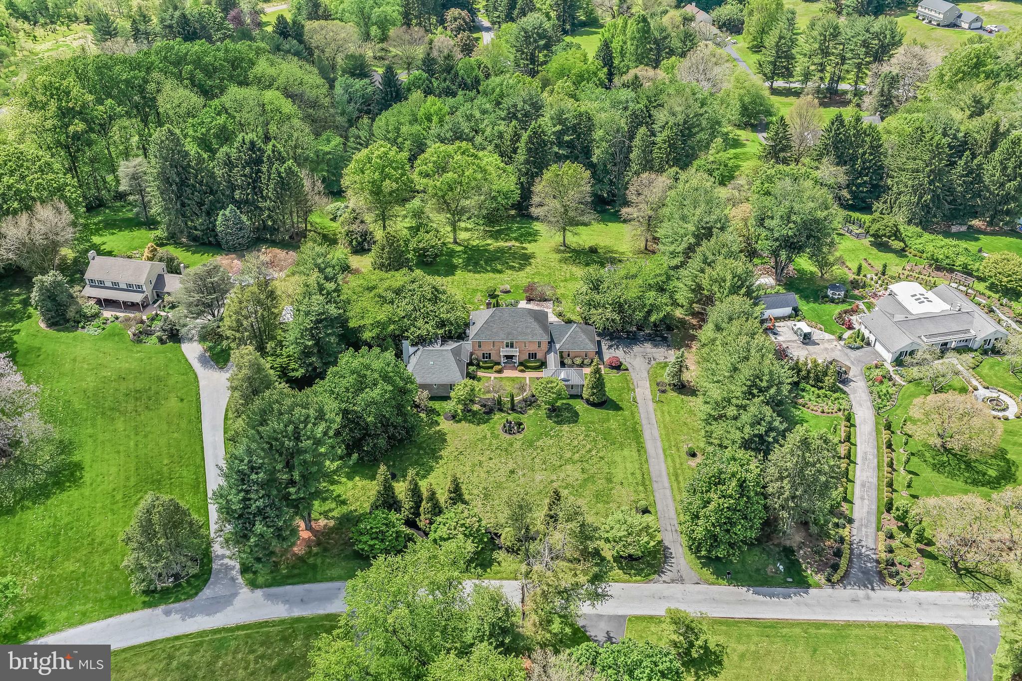 ROUND HILL - Residential