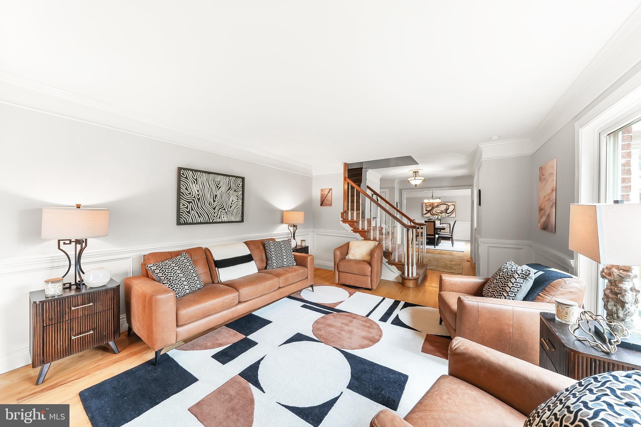 ROUND HILL - Residential
