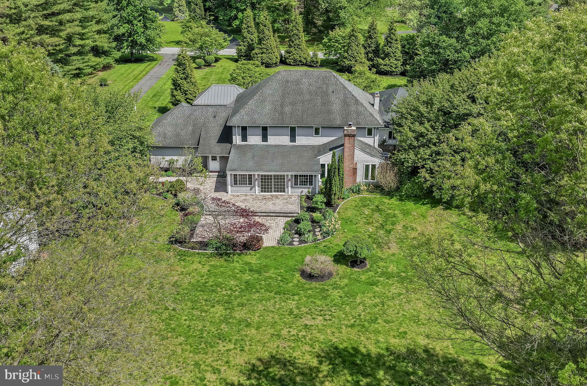 ROUND HILL - Residential