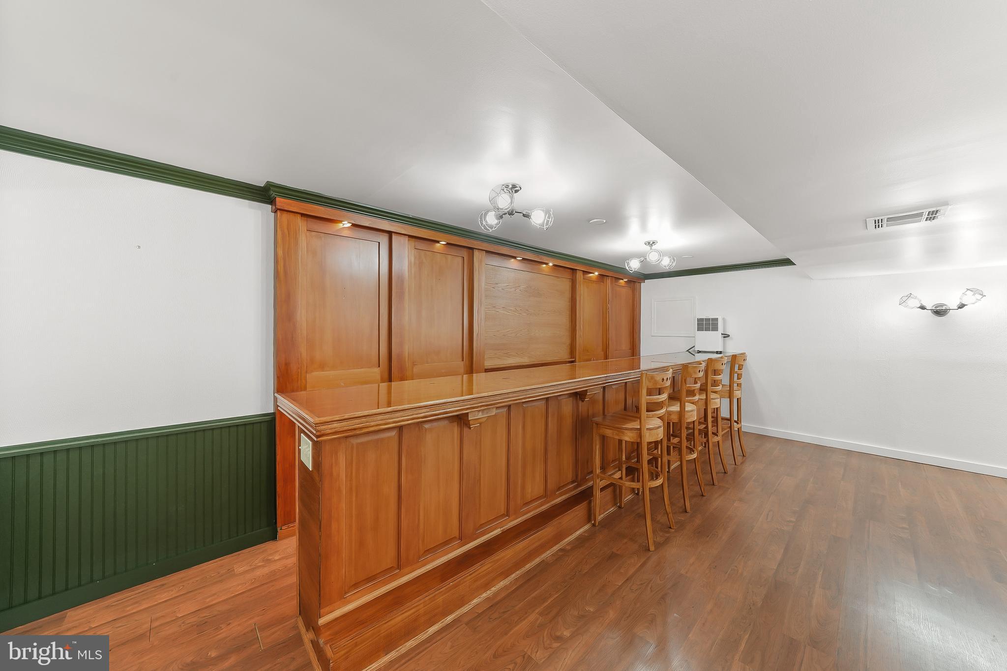 ROUND HILL - Residential
