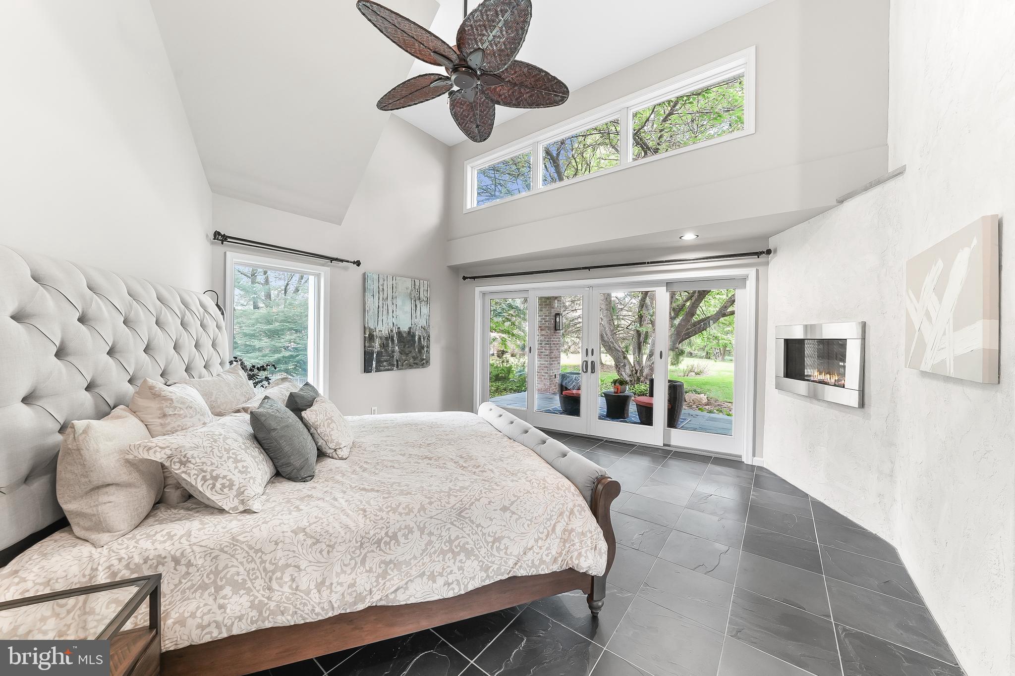 ROUND HILL - Residential