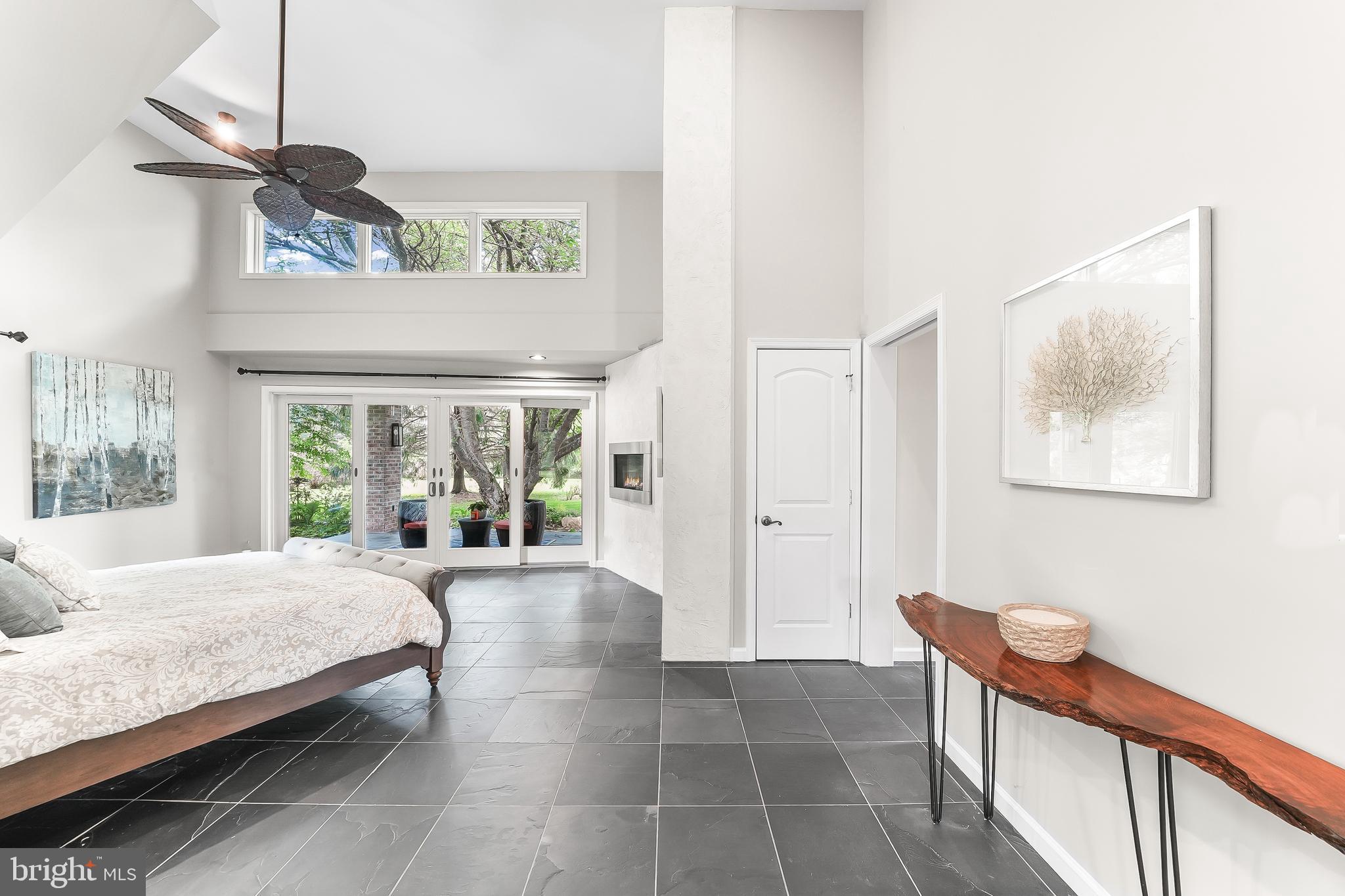 ROUND HILL - Residential