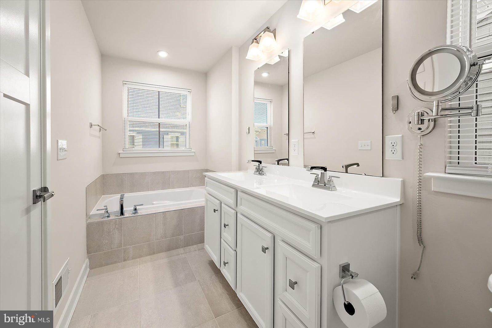 BAYSIDE - Residential