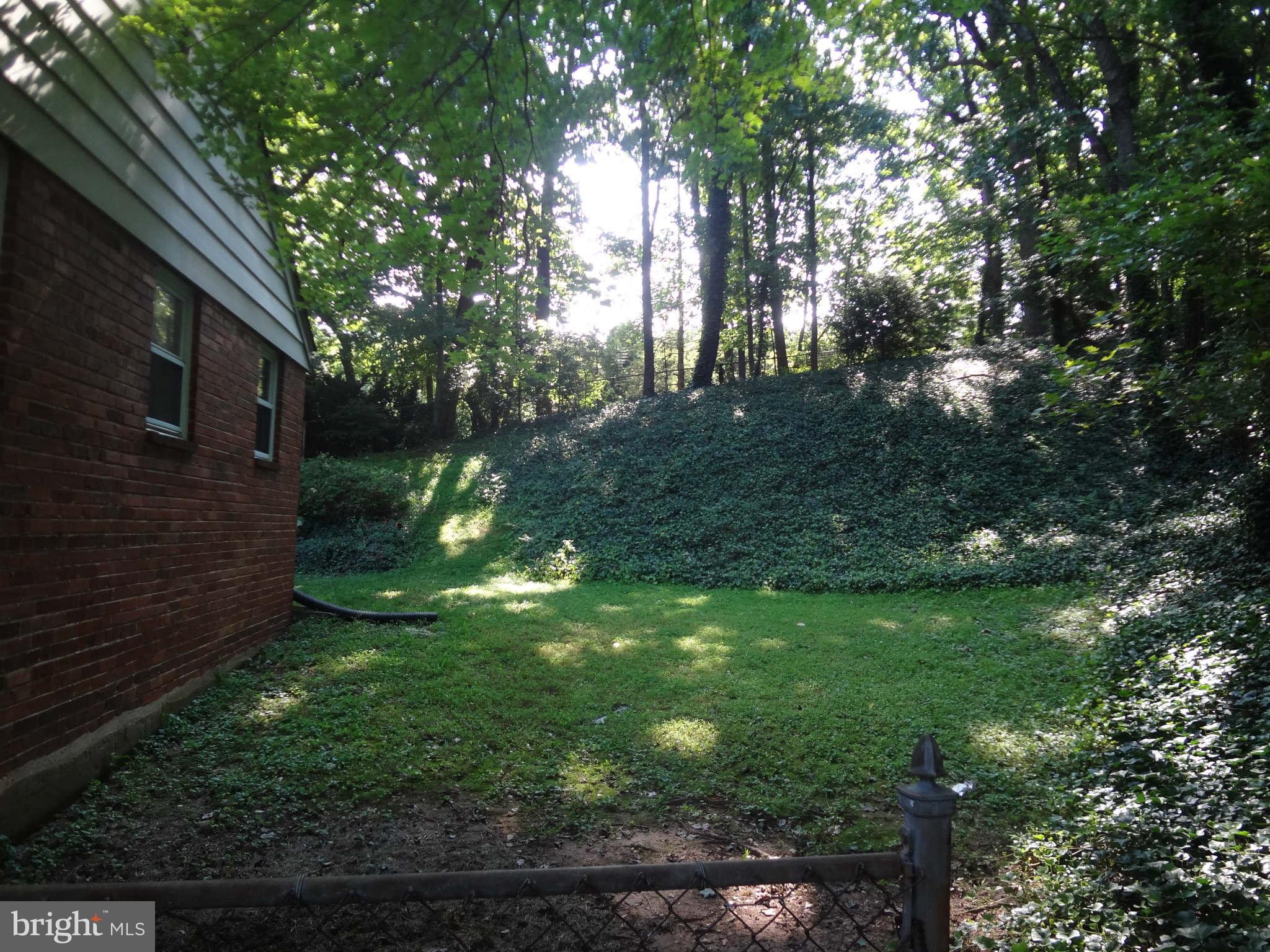 DONNA LEE GARDENS - Residential Lease