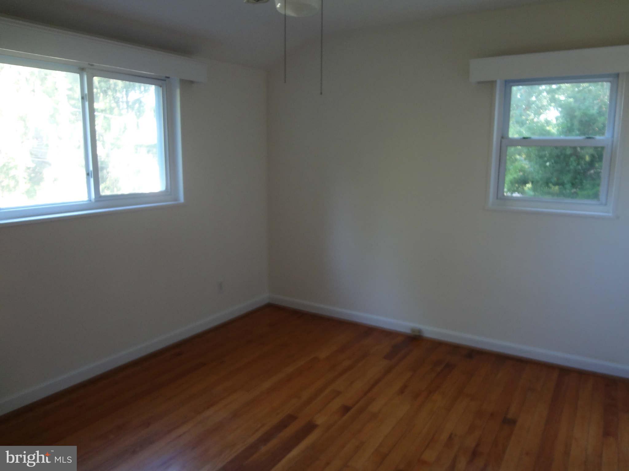 DONNA LEE GARDENS - Residential Lease