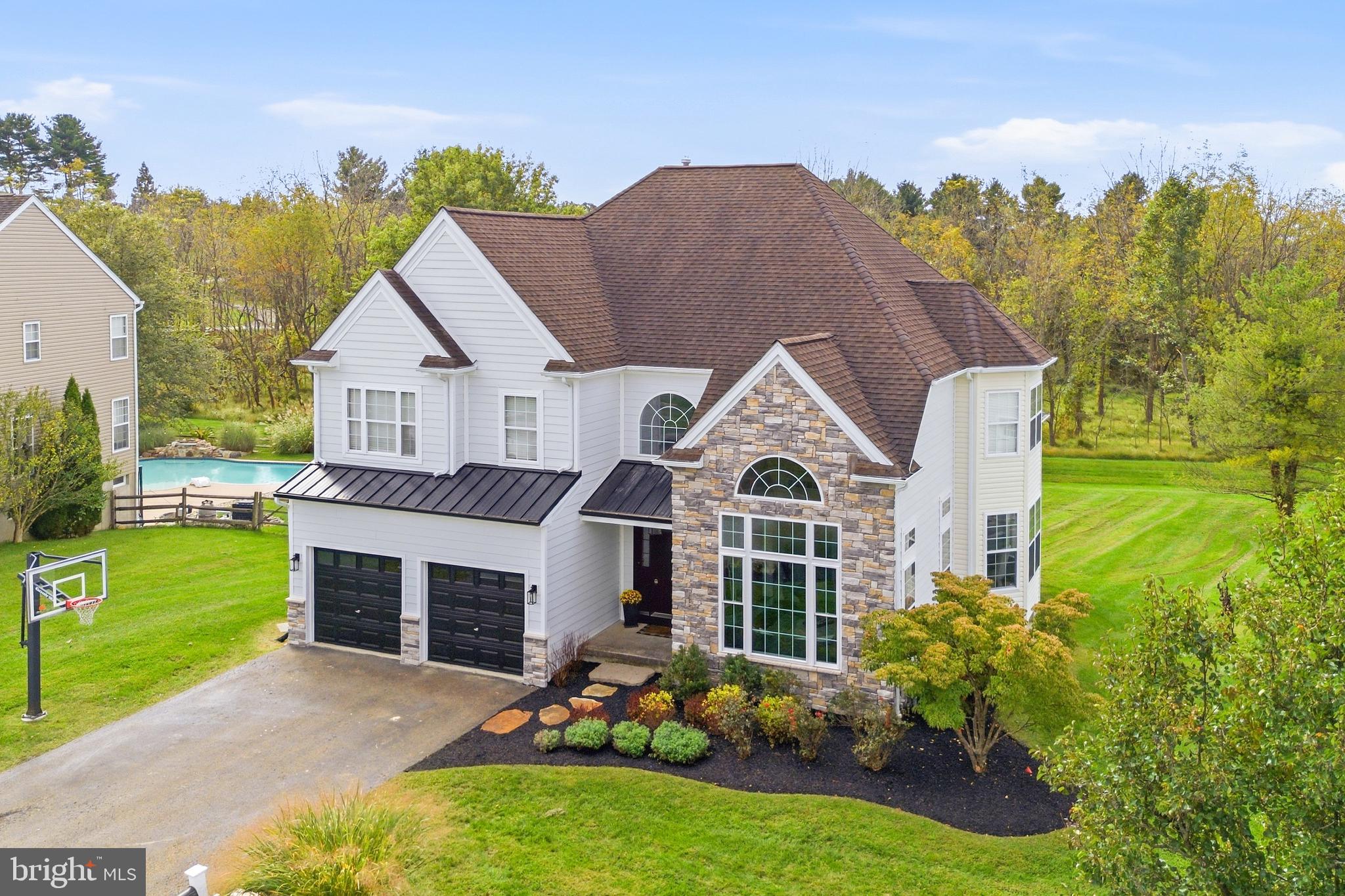 532 MYSTIC LANE
