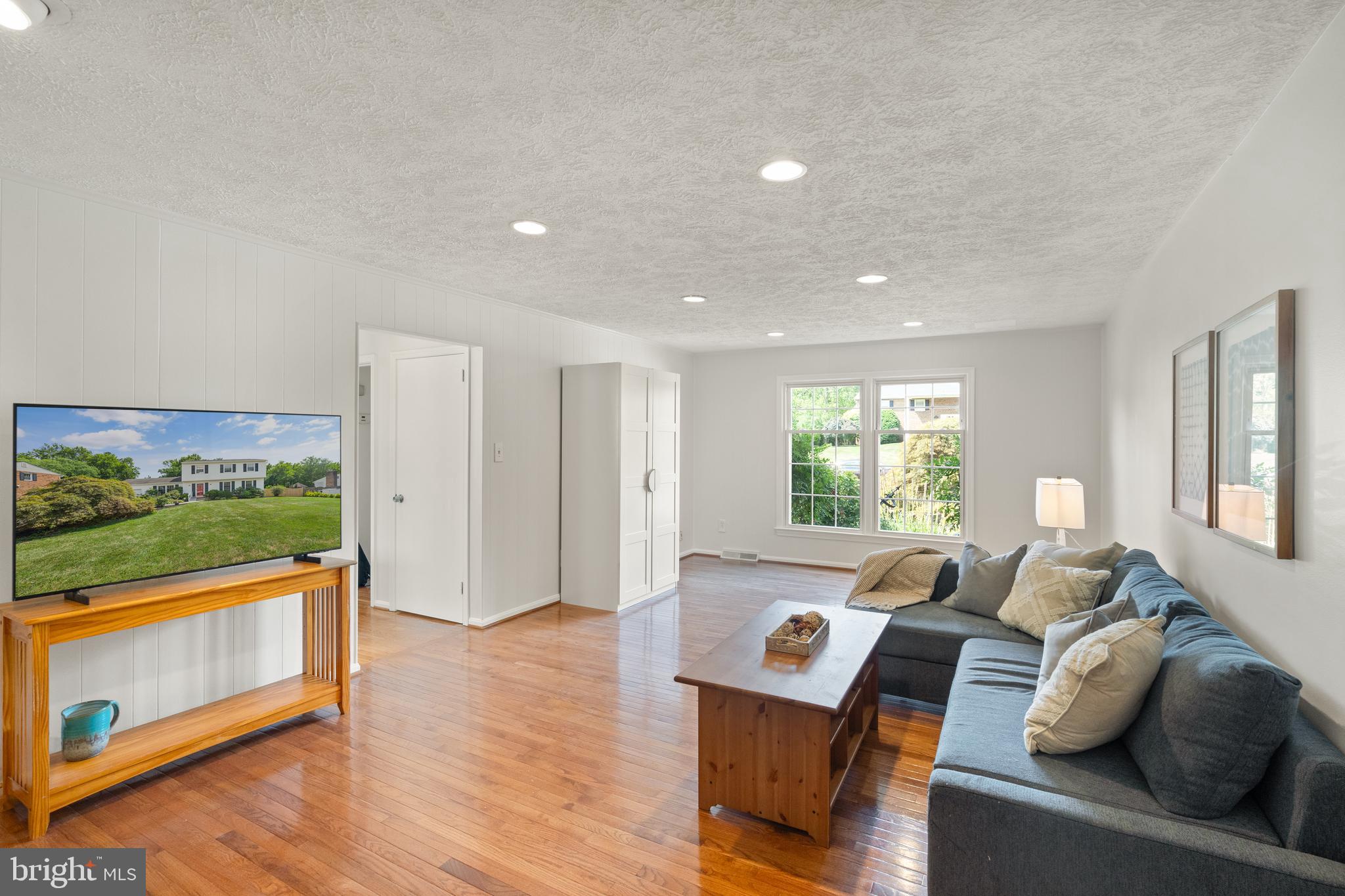 MOUNTAIN VIEW - Residential