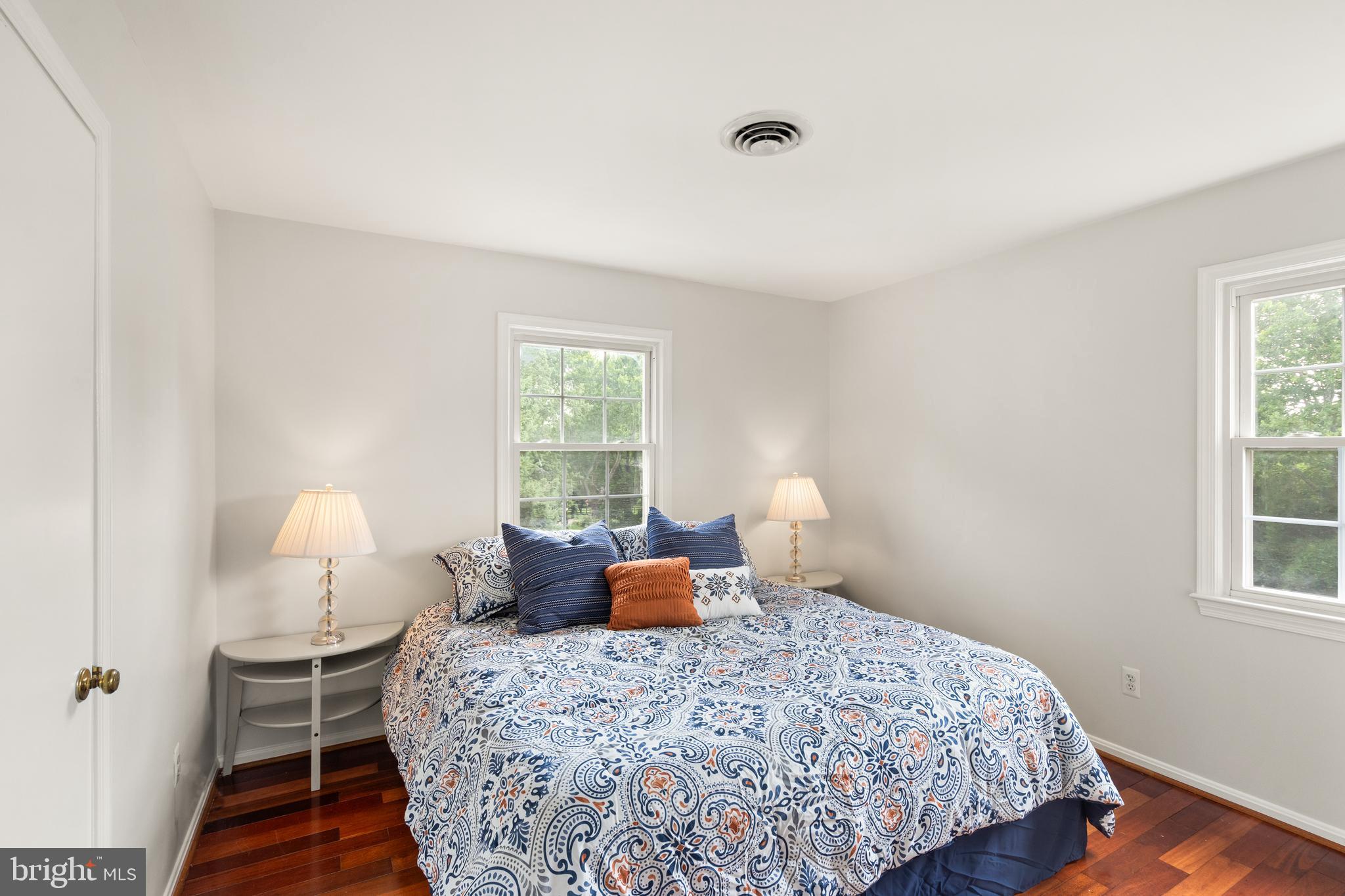 MOUNTAIN VIEW - Residential