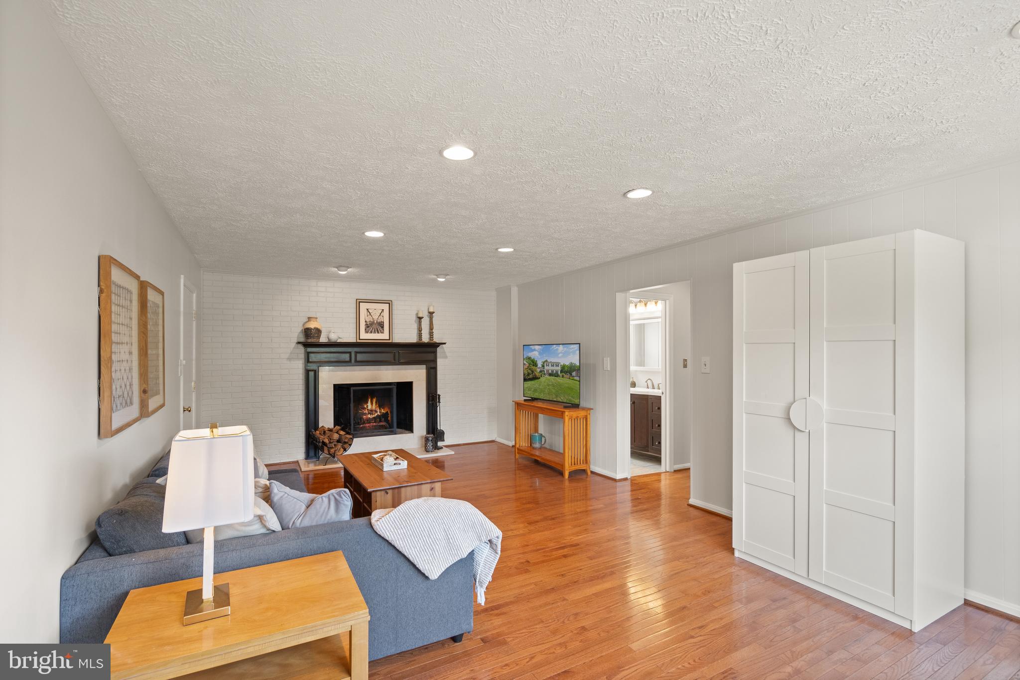 MOUNTAIN VIEW - Residential