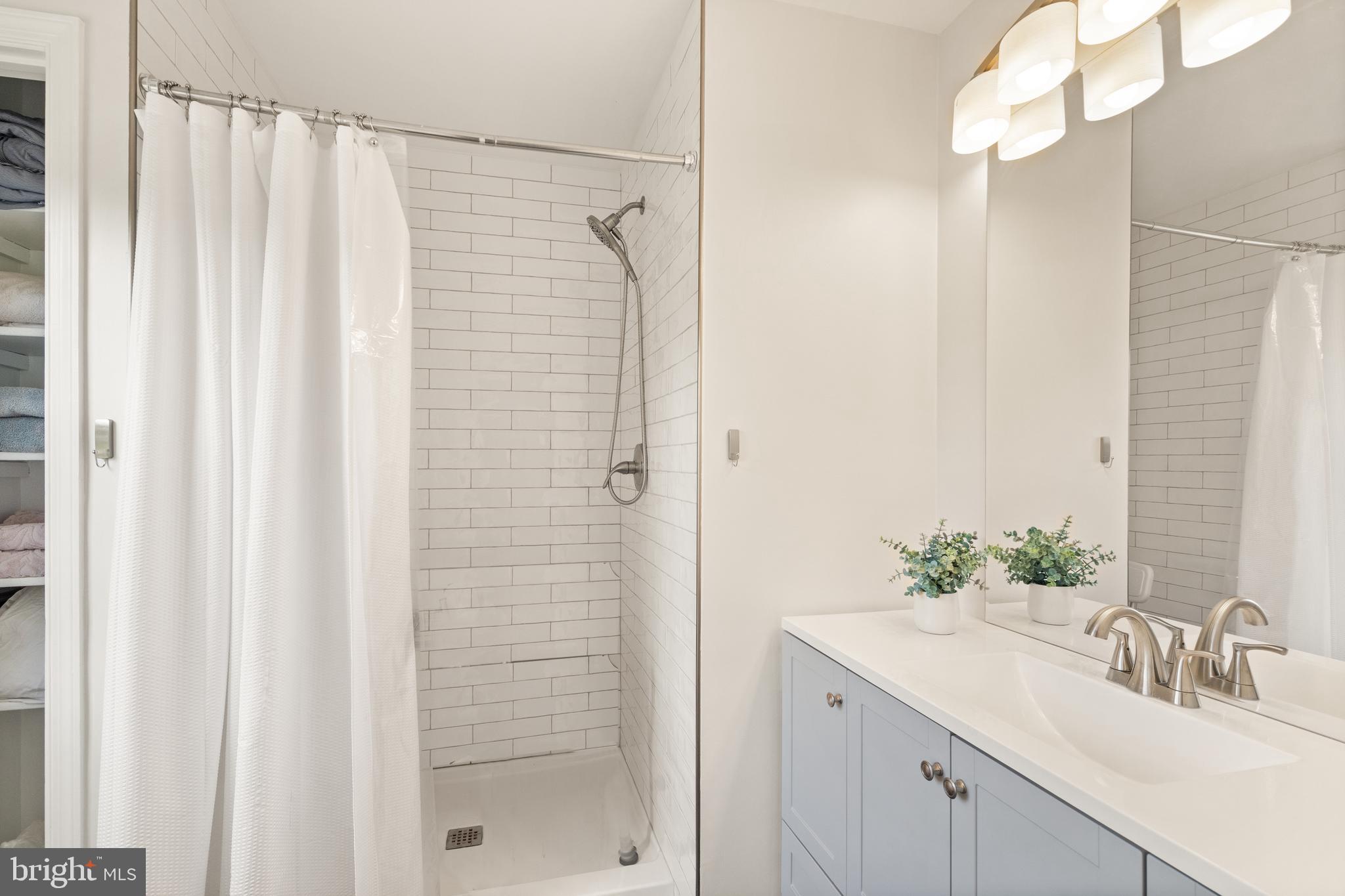 MOUNTAIN VIEW - Residential